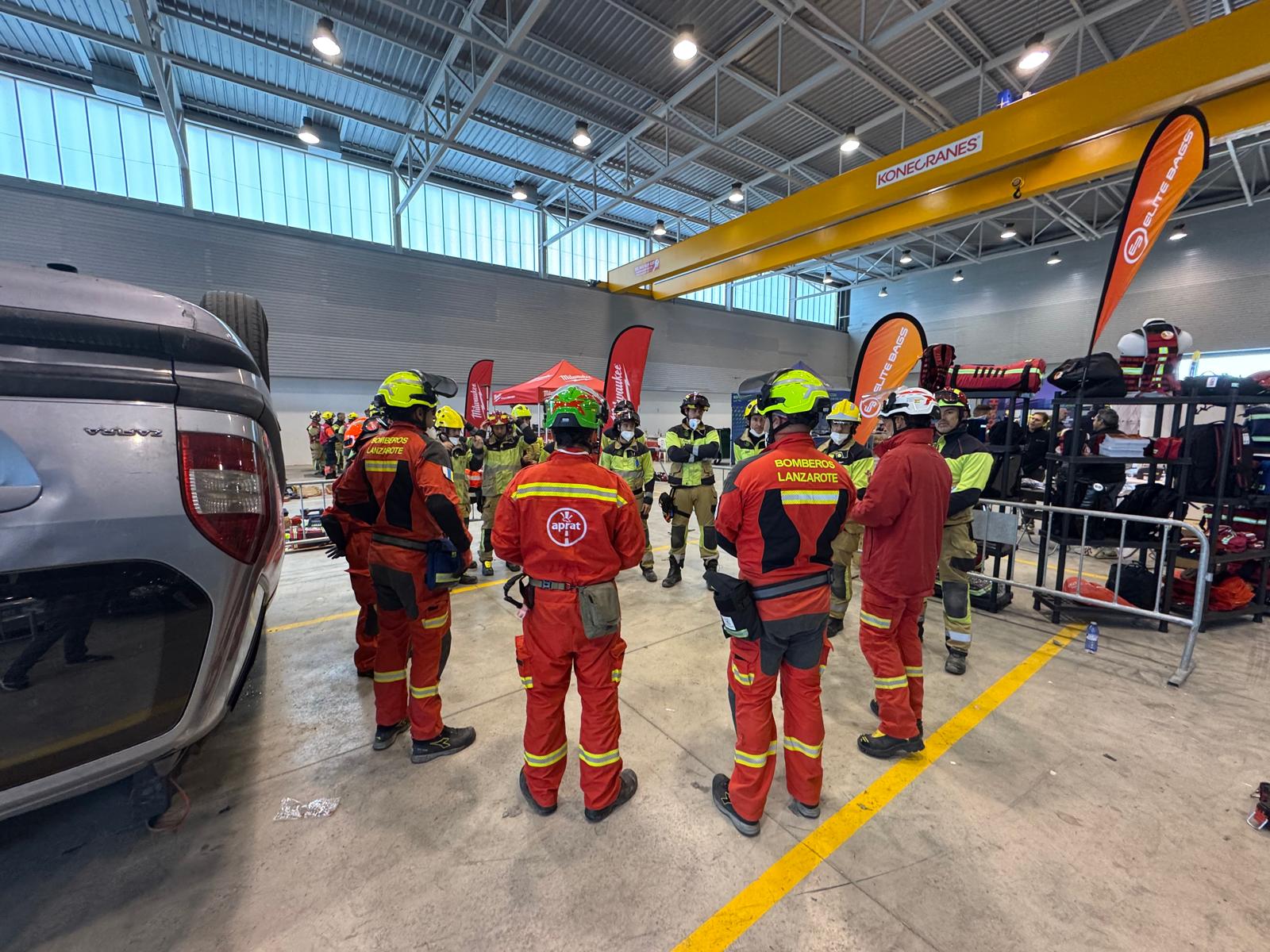 Bomberos en la APRAT Rescue 2025