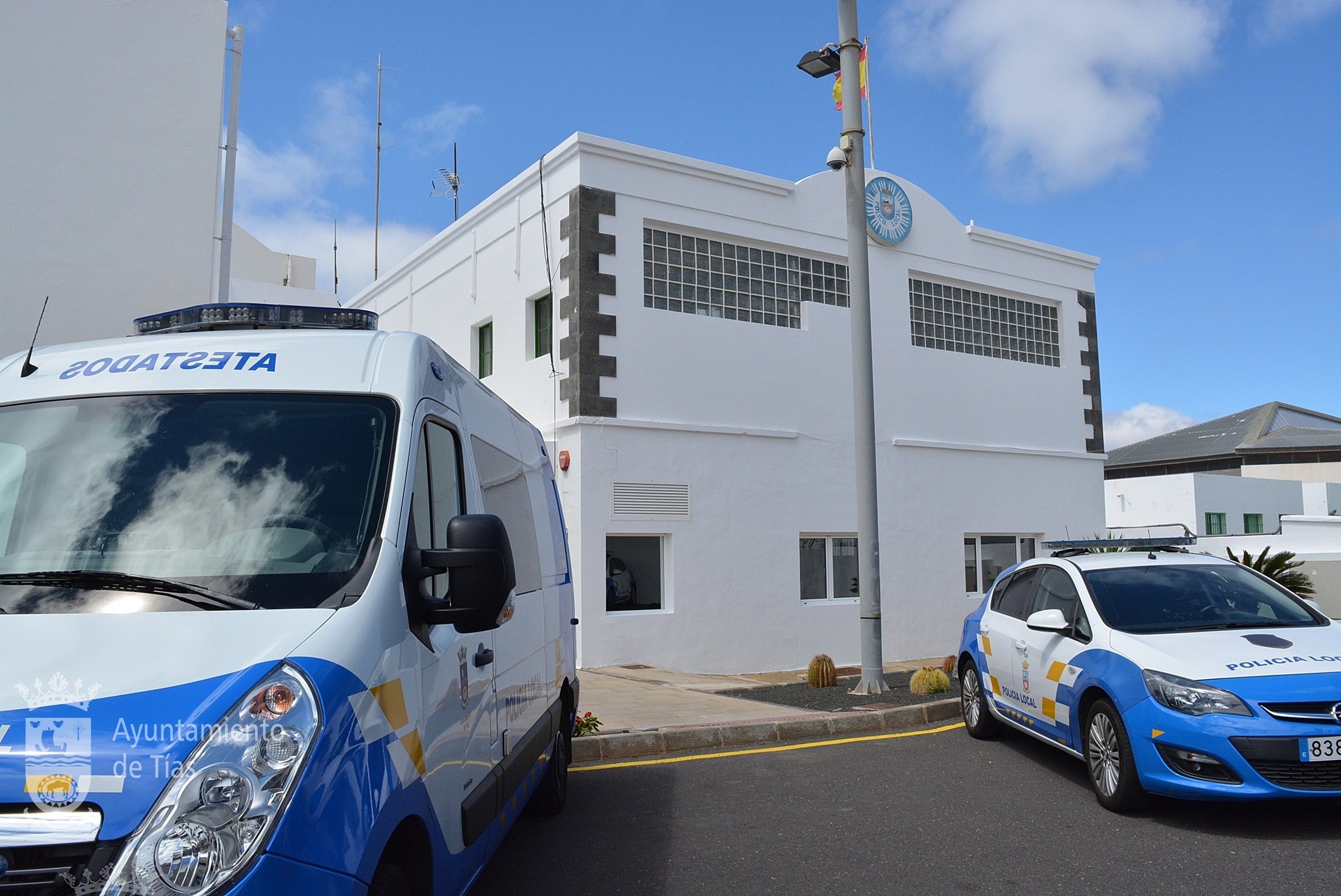 Coches de la Policía Local de Tías