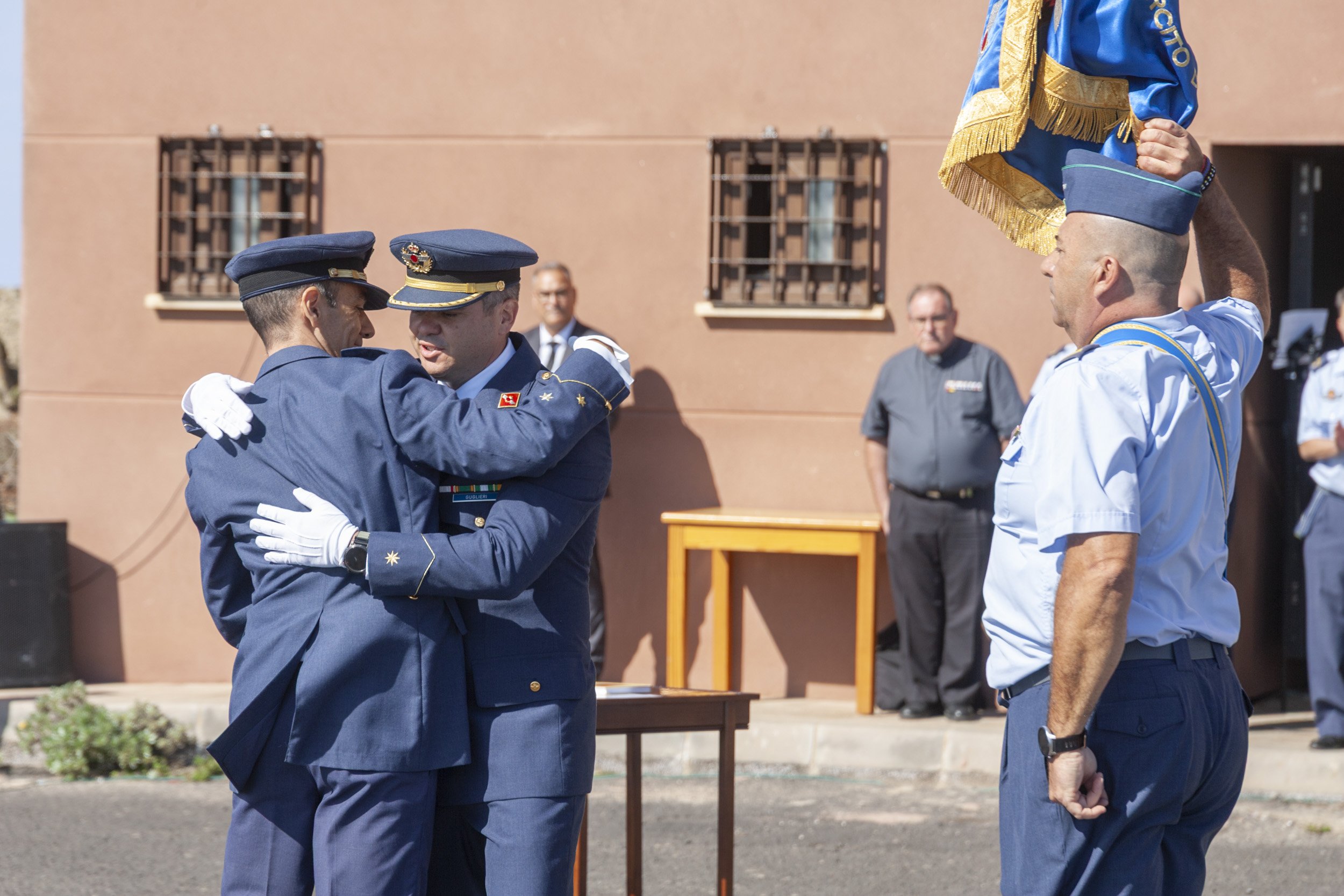 Toma de posesión del comandante Tanausú Guglieri. Fotos: Juan Mateos. Toma de posesión del comandante Tanausú Guglieri. Fotos: Juan Mateos.