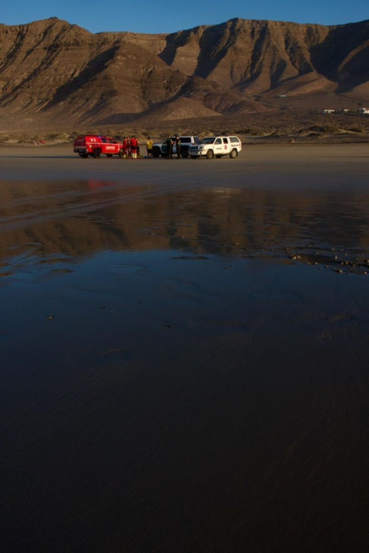 Encuentran sin vida el cuerpo del bañista desaparecido en Famara (Fotos: @laundryluc)