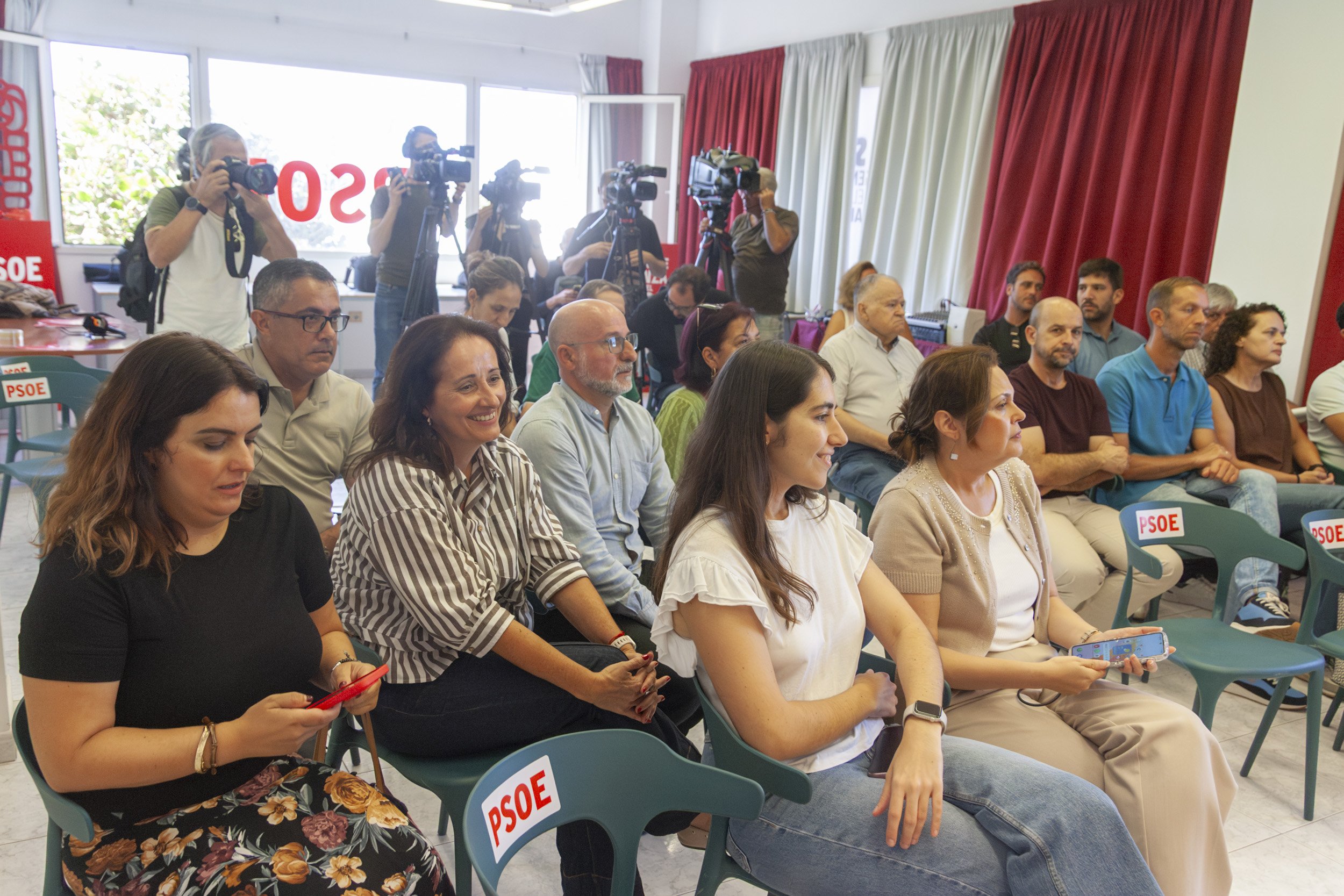 Rueda de prensa del PSOE en Lanzarote. Foto: Juan Mateos Rueda de prensa del PSOE en Lanzarote. Foto: Juan Mateos