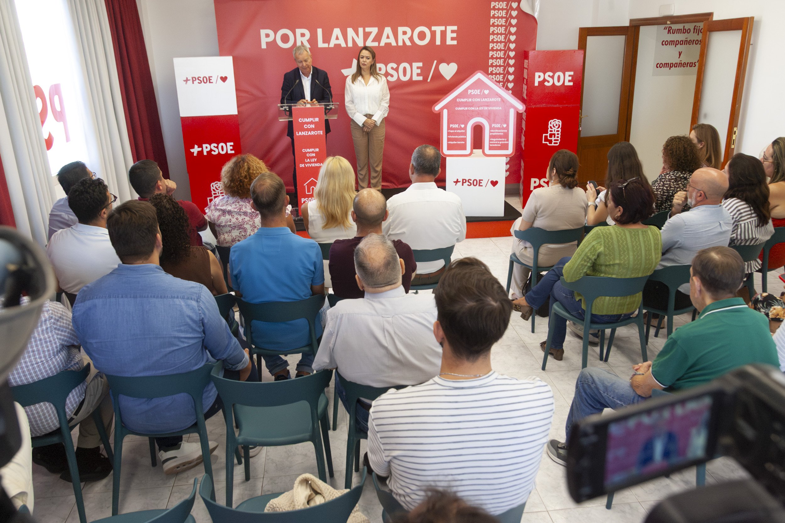 Rueda de prensa del PSOE en Lanzarote. Foto: Juan Mateos Rueda de prensa del PSOE en Lanzarote. Foto: Juan Mateos