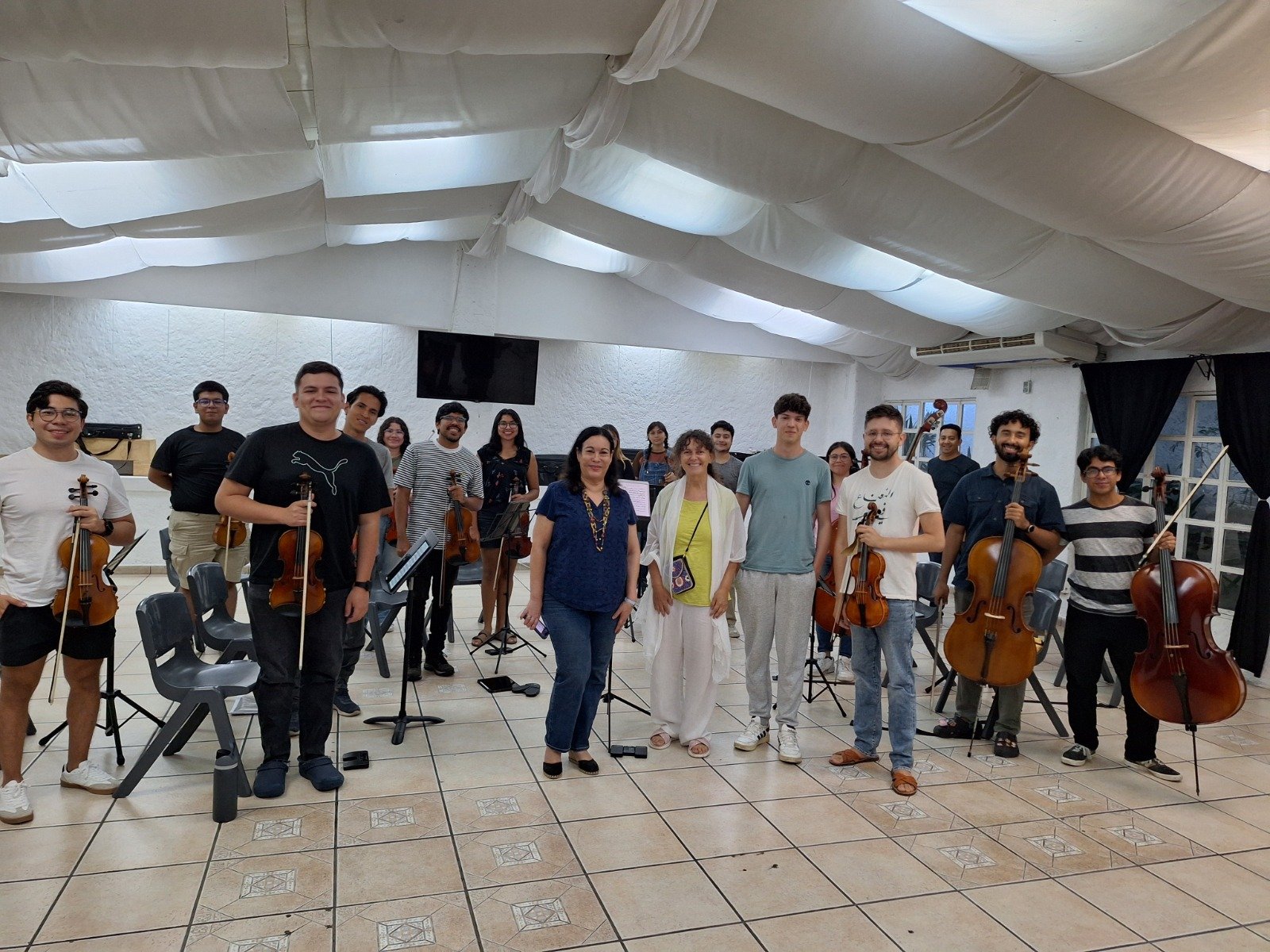 Viaje a El Salvador de Yeray Medeiros representando al Conservatorio Insular de Música de Lanzarote Viaje a El Salvador de Yeray Medeiros representando al Conservatorio Insular de Música de Lanzarote