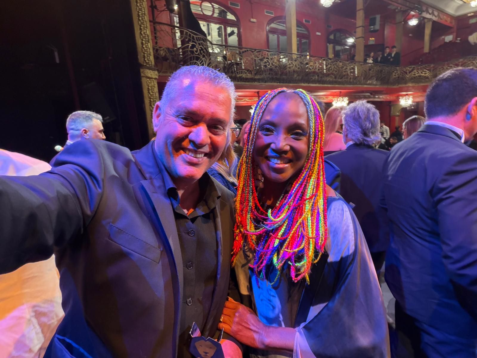 Alejandro Córdoba galardonado en los premios Latino, 2025 Alejandro Córdoba galardonado en los premios Latino, 2025