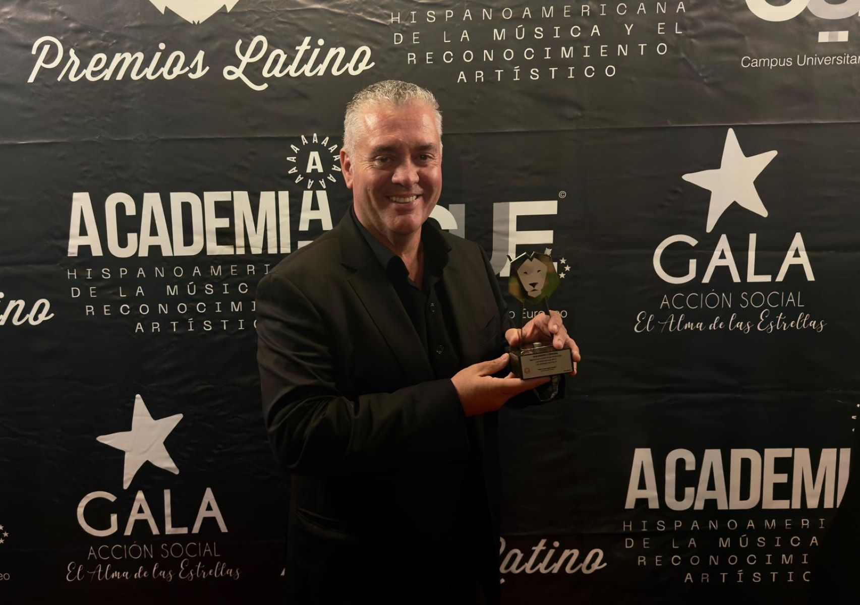 Alejandro Córdoba galardonado en los premios Latino, 2025 Alejandro Córdoba galardonado en los premios Latino, 2025