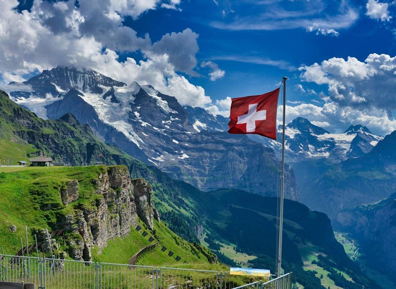 paisaje alpino en suiza vuelos