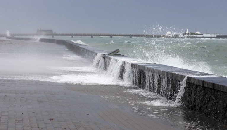 Oleaje en la Punta del Camello, en Arrecife. Foto: Juan Mateos Oleaje en la Punta del Camello, en Arrecife. Foto: Juan Mateos