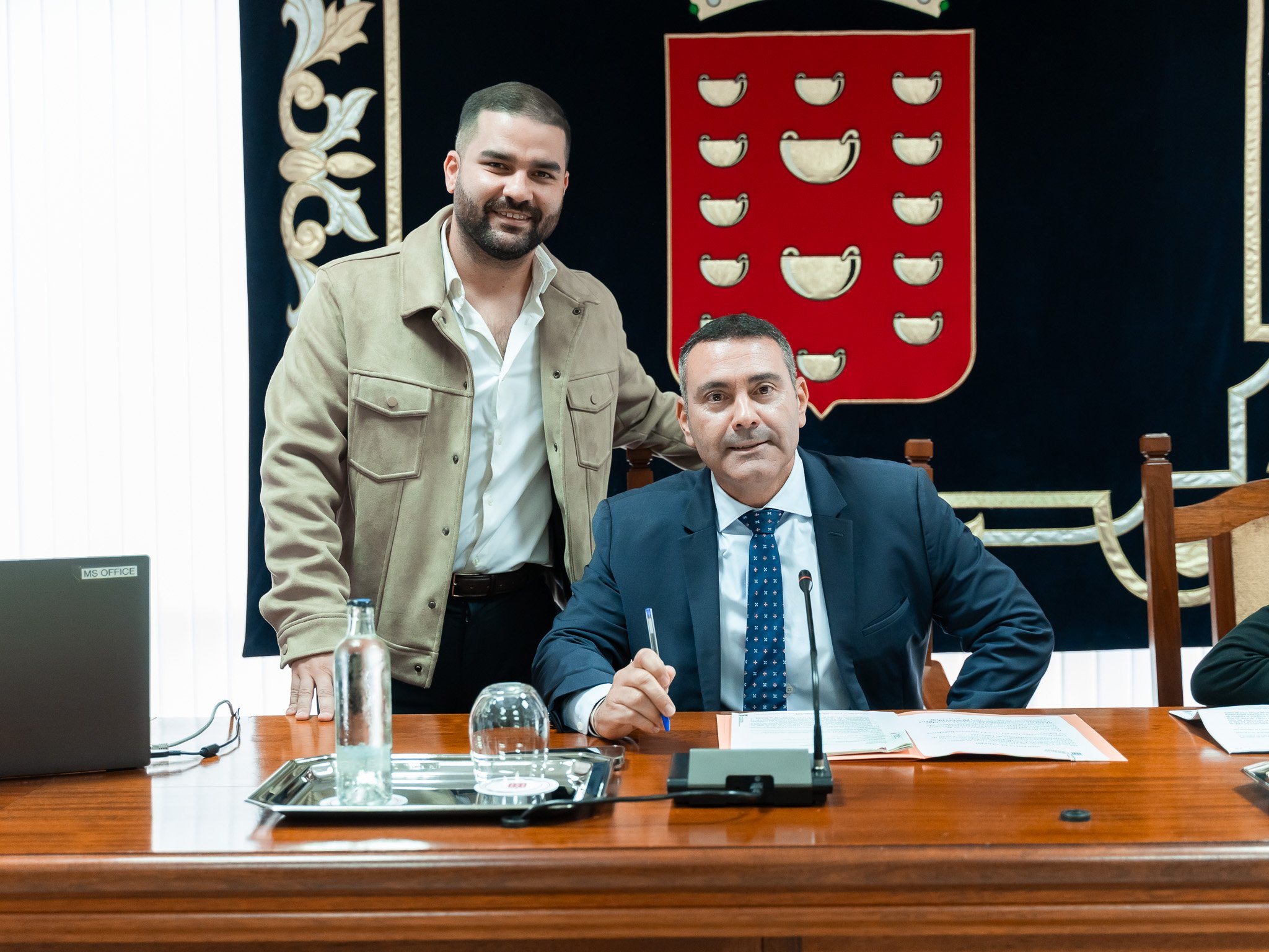 Oswaldo Betancort junto al consejero de Ordenación del Territorio  (1)