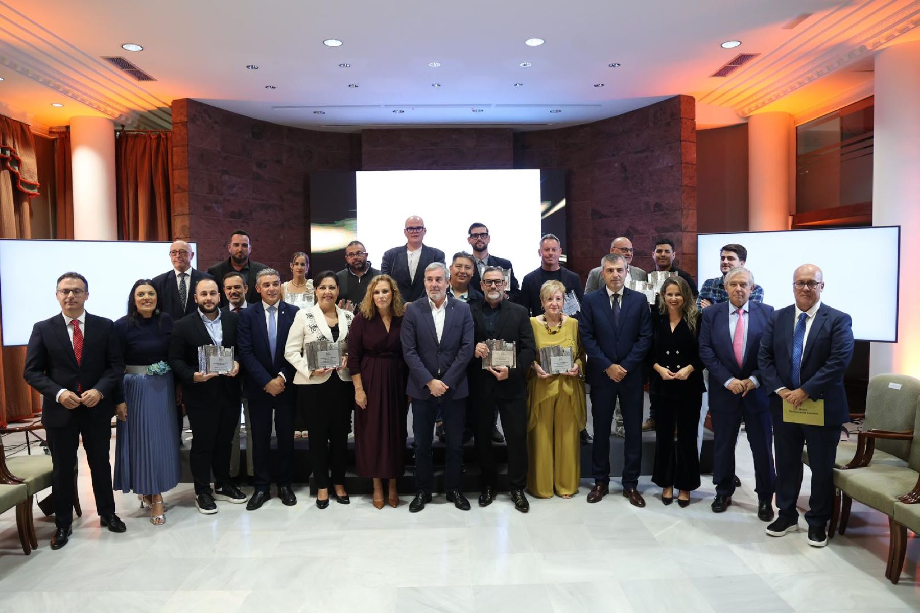 El Parlamento acoge la entrega de los Premios Gastronómicos Mesa Abierta en su VIII edición
