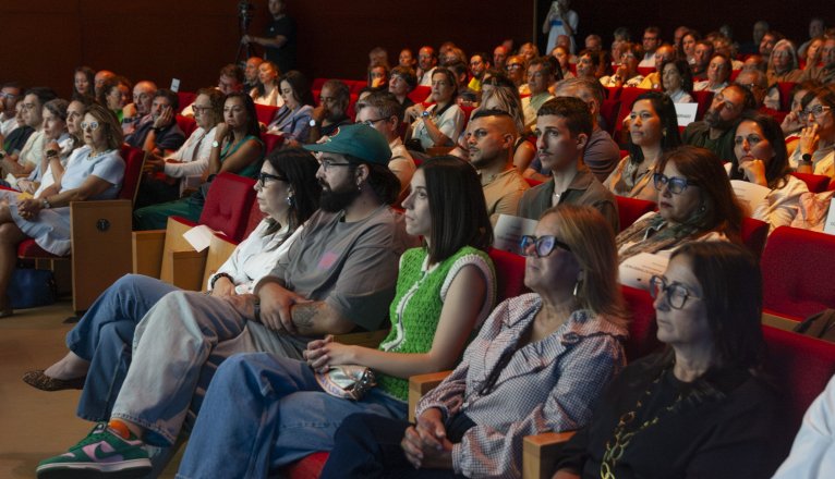 Asistentes a la Mesa del Agua compuesta por presidentes y presidentas del Cabildo de Lanzarote. Foto: Juan Mateos. Asistentes a la Mesa del Agua compuesta por presidentes y presidentas del Cabildo de Lanzarote. Foto: Juan Mateos.