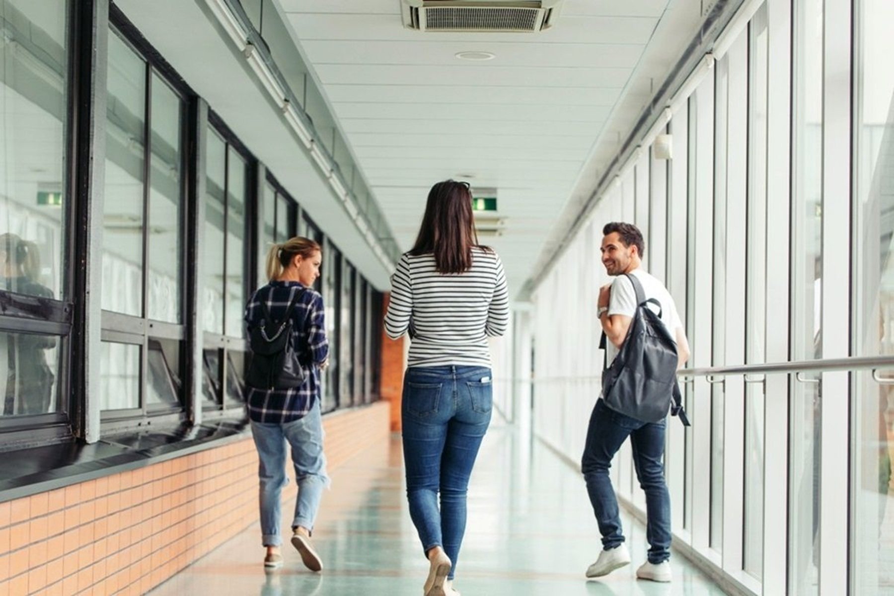 Estudiantes universitarios.