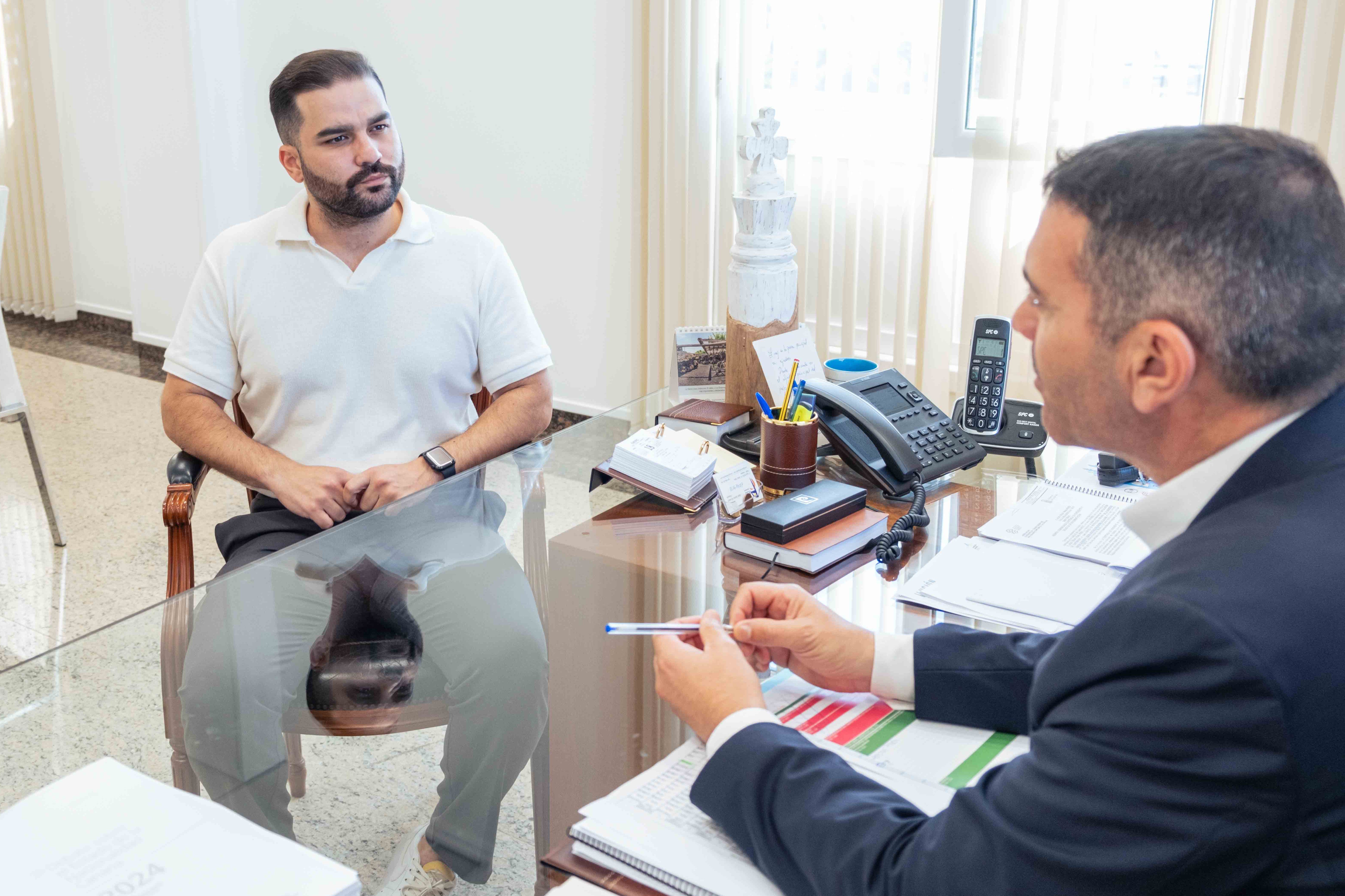 Oswaldo Betancort junto a Jesús Machín Tavío.