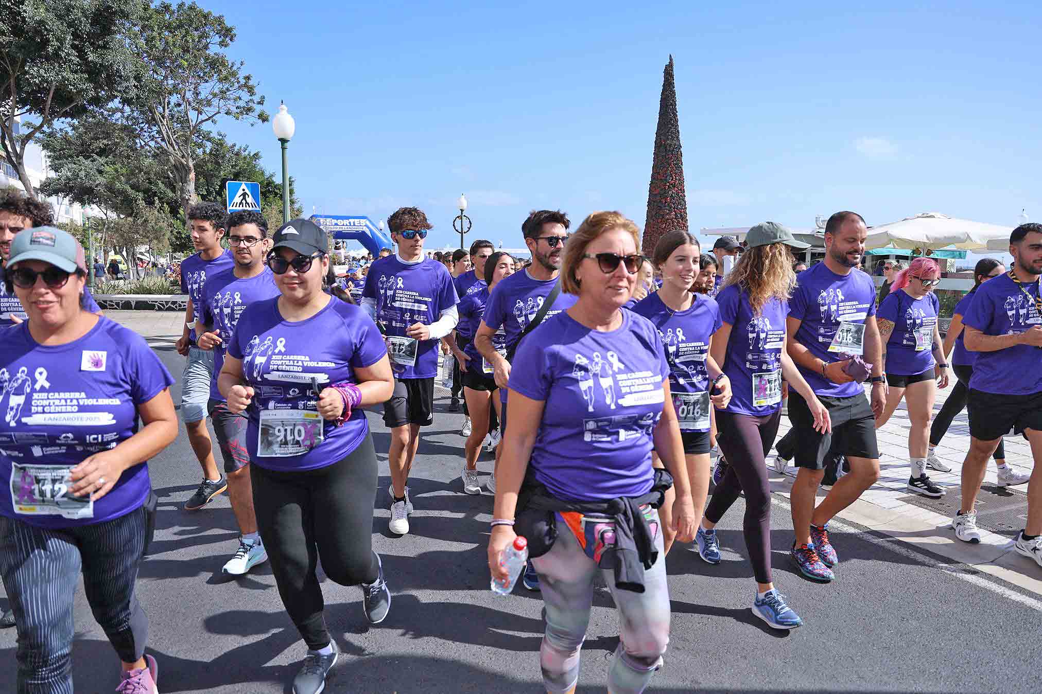 XIII Carrera Contra la Violencia de Género en Arrecife. Foto: La Voz XIII Carrera Contra la Violencia de Género en Arrecife. Foto: La Voz