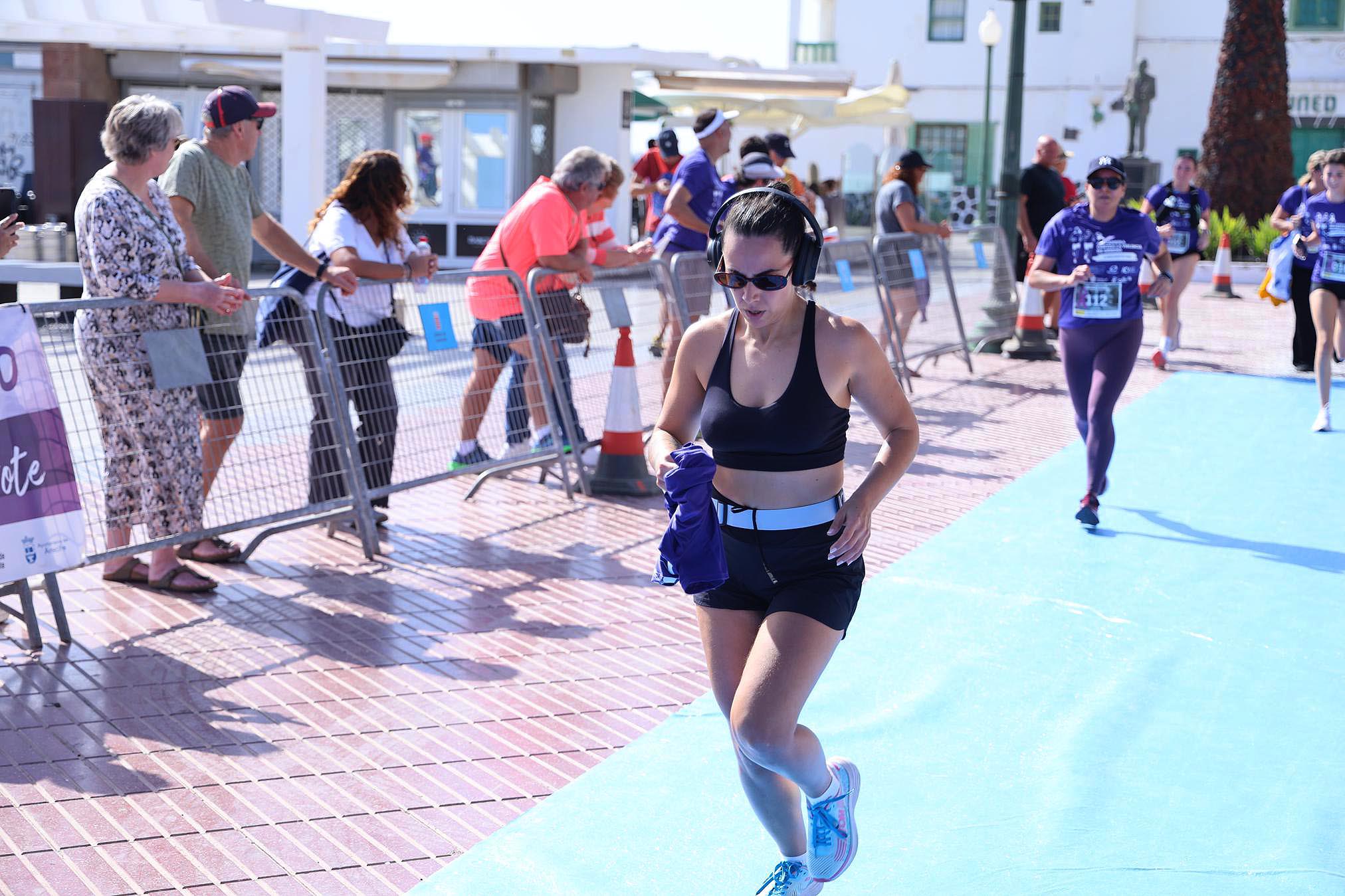 XIII Carrera Contra la Violencia de Género en Arrecife. Foto: La Voz XIII Carrera Contra la Violencia de Género en Arrecife. Foto: La Voz