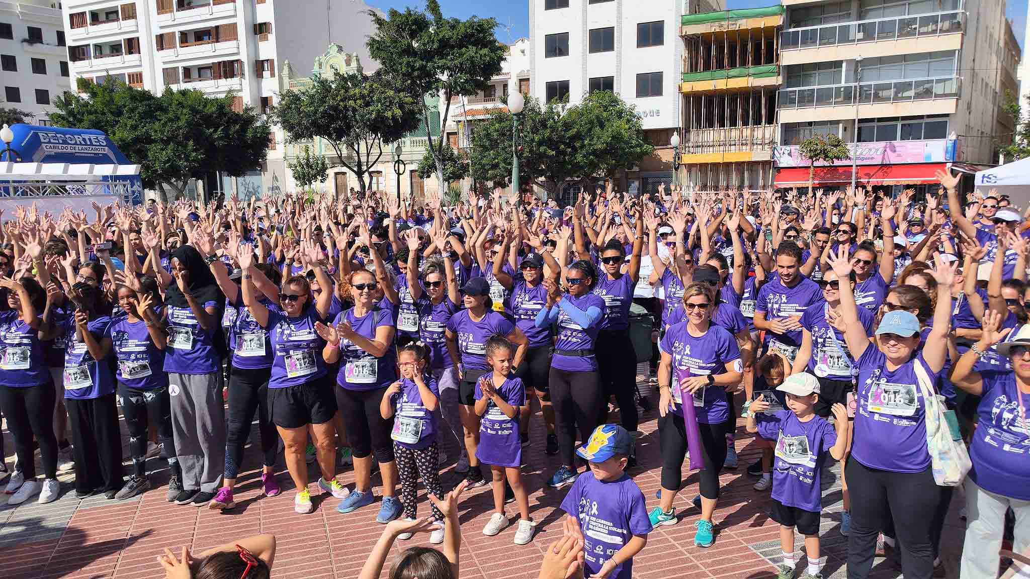 XIII Carrera Contra la Violencia de Género en Arrecife. Foto: La Voz XIII Carrera Contra la Violencia de Género en Arrecife. Foto: La Voz