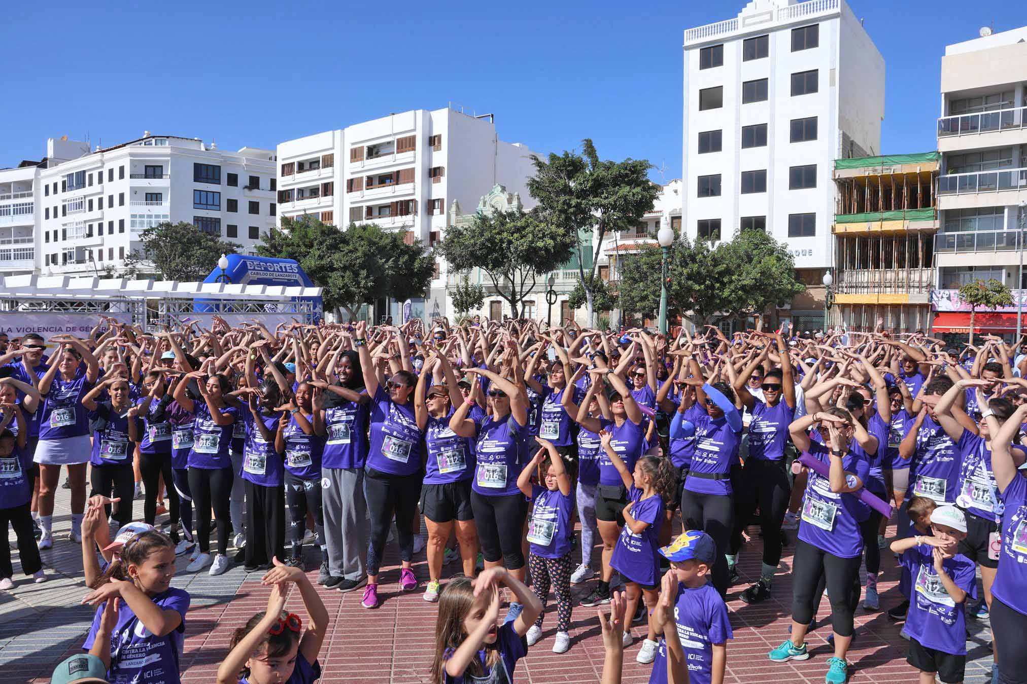 XIII Carrera Contra la Violencia de Género en Arrecife. Foto: La Voz XIII Carrera Contra la Violencia de Género en Arrecife. Foto: La Voz