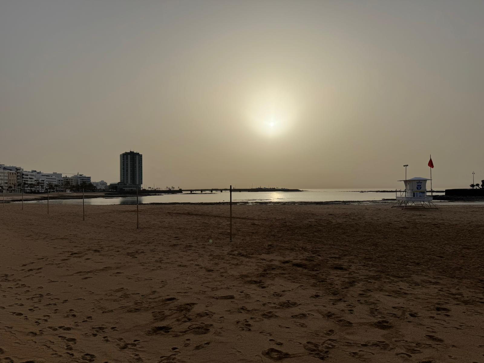Episodio de calima en noviembre en Lanzarote. Foto: Andrea Domínguez.