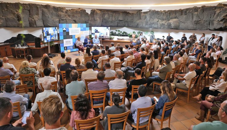 Encuentro Sector Enogastronómico Insular y Firma Convenio(6)nn Encuentro Sector Enogastronómico Insular y Firma Convenio(6)nn