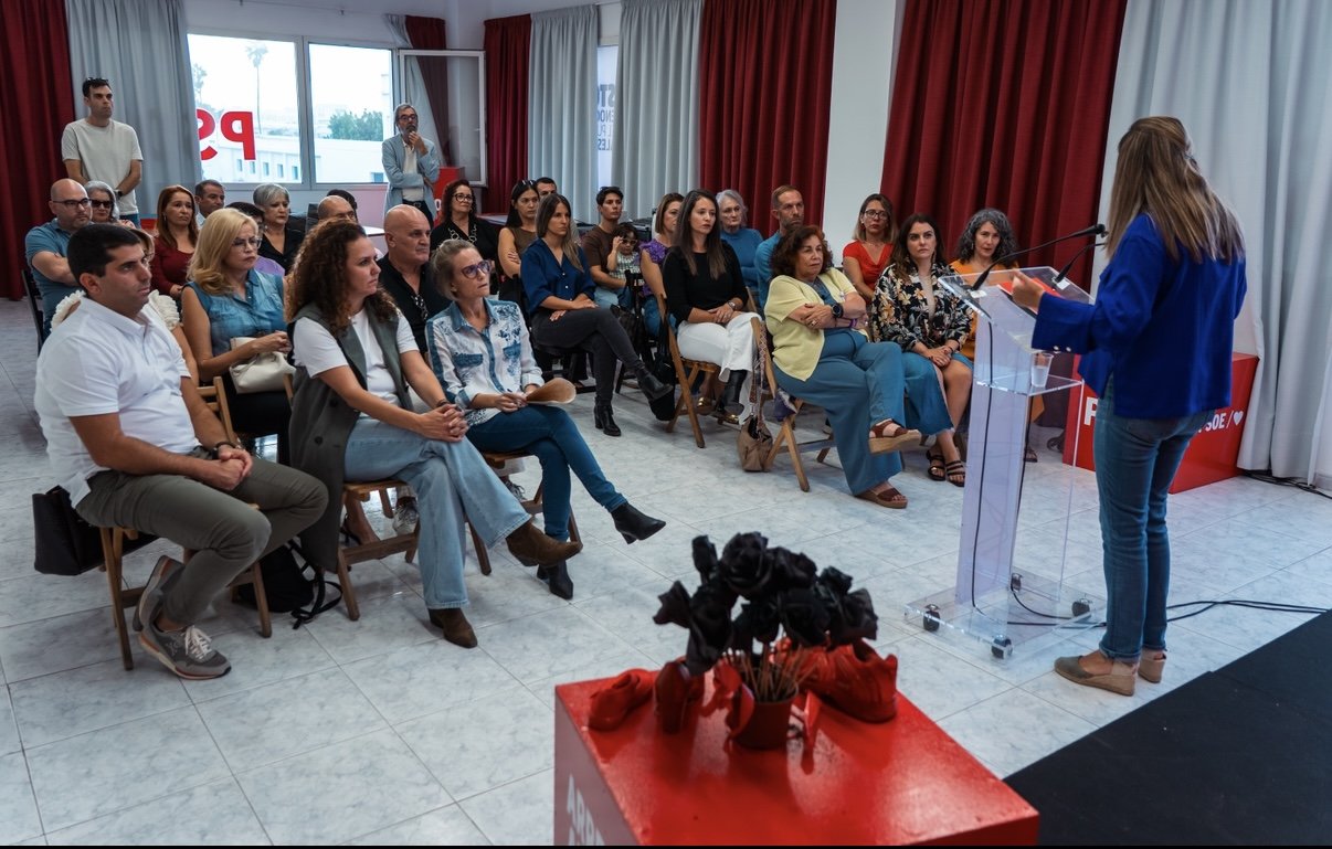 El PSOE homenajea a las víctimas de violencia machista en Lanzarote. El PSOE homenajea a las víctimas de violencia machista en Lanzarote.