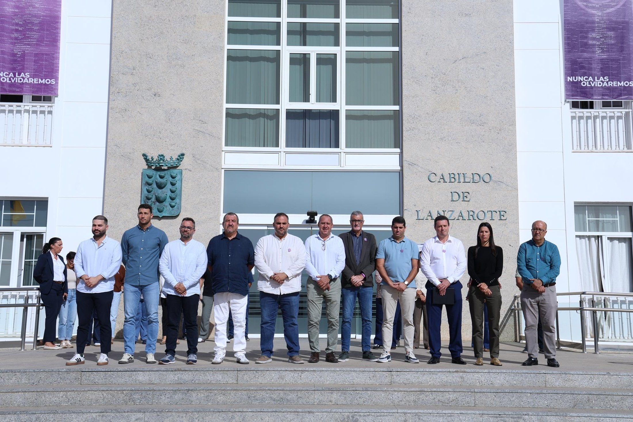 Minuto de silencio en el Cabildo de Lanzarote