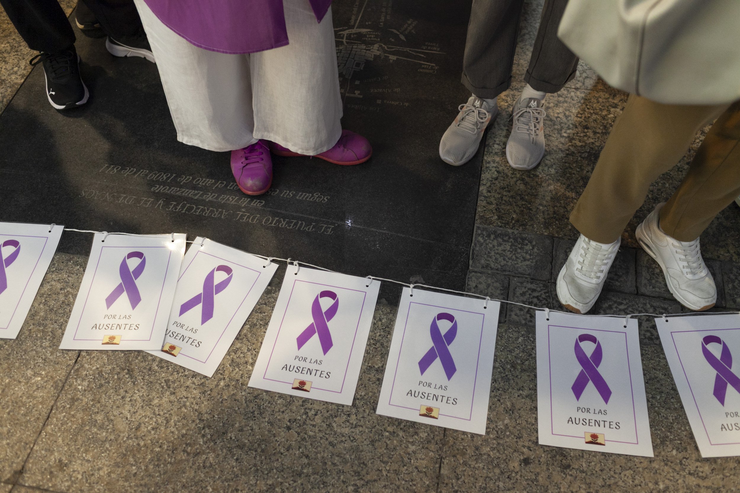 Manifestación contra la violencia machista por el 25N en Lanzarote. Fotos: Juan Mateos.