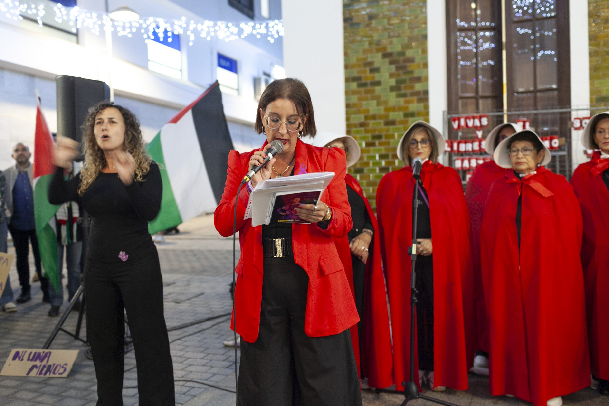 Manifestación contra la violencia machista por el 25N en Lanzarote. Fotos: Juan Mateos.