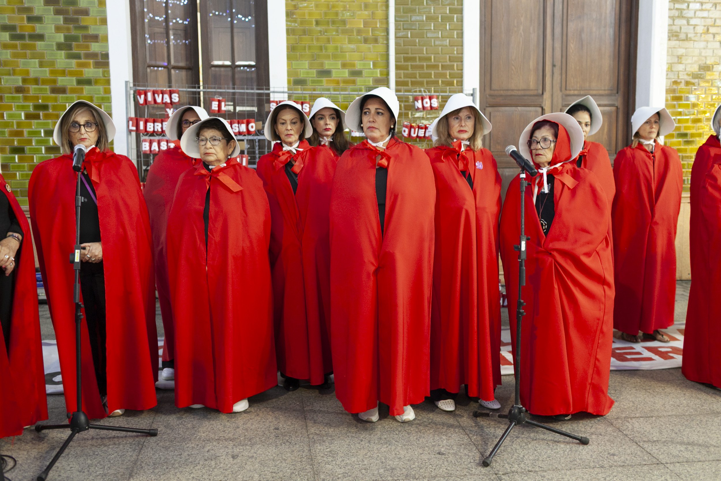 Manifestación contra la violencia machista por el 25N en Lanzarote. Fotos: Juan Mateos.