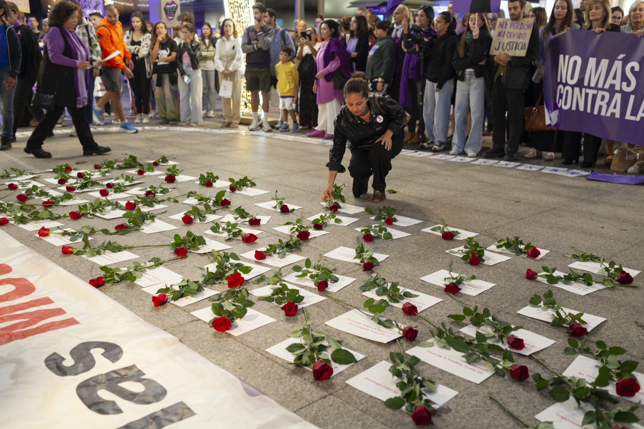 Manifestación contra la violencia machista por el 25N en Lanzarote. Fotos: Juan Mateos.