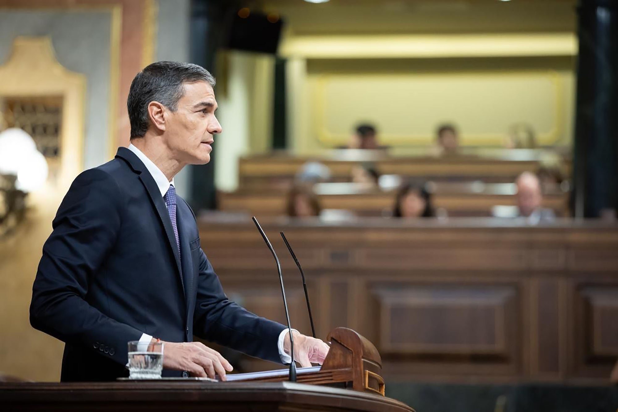 Pedro Sánchez habla ante el Congreso de los Diputados. Inversión pública.