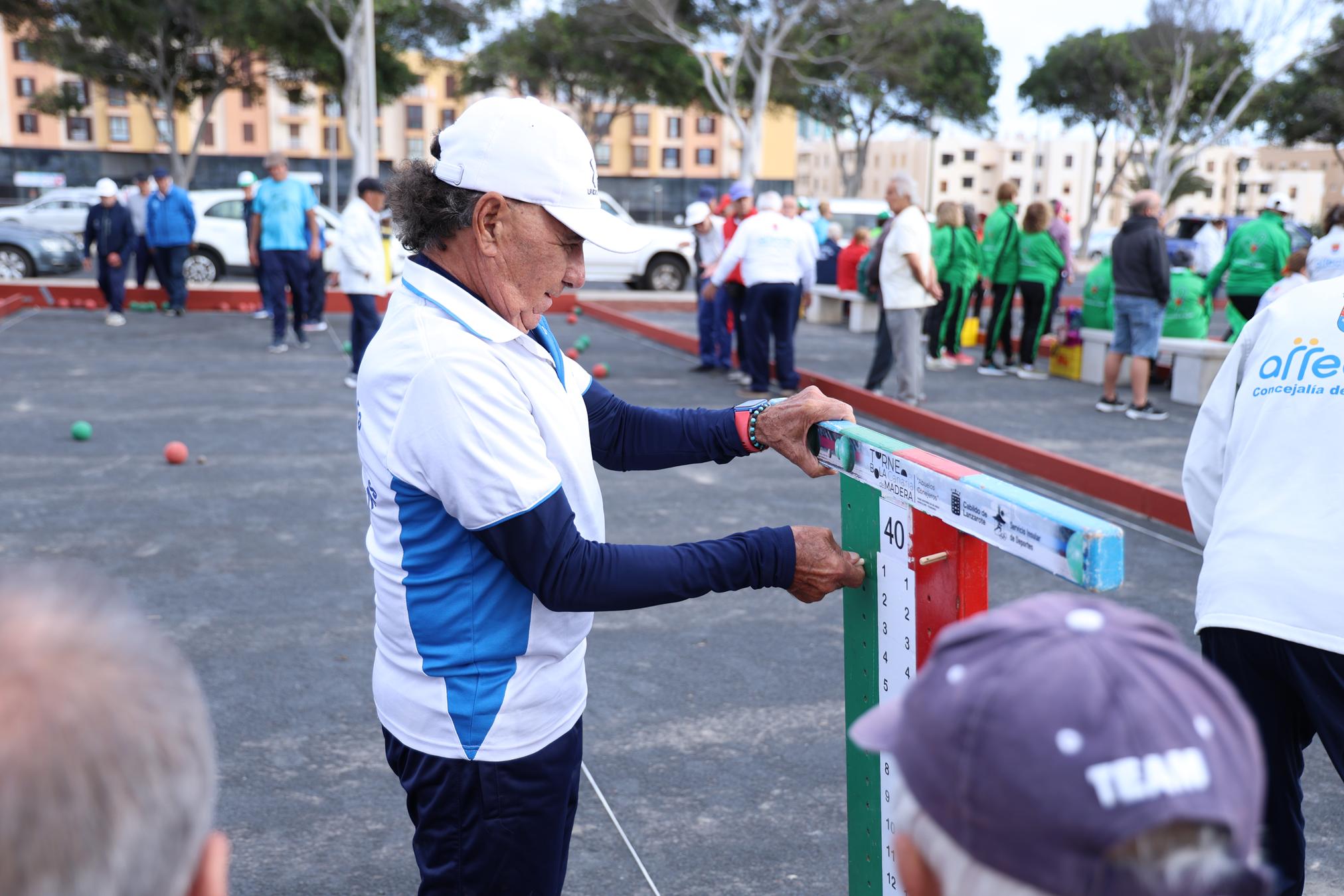 XXIV edición del Torneo de Bola Canaria de Madera “Abuelos Conejeros”. Foto: La Voz XXIV edición del Torneo de Bola Canaria de Madera “Abuelos Conejeros”. Foto: La Voz