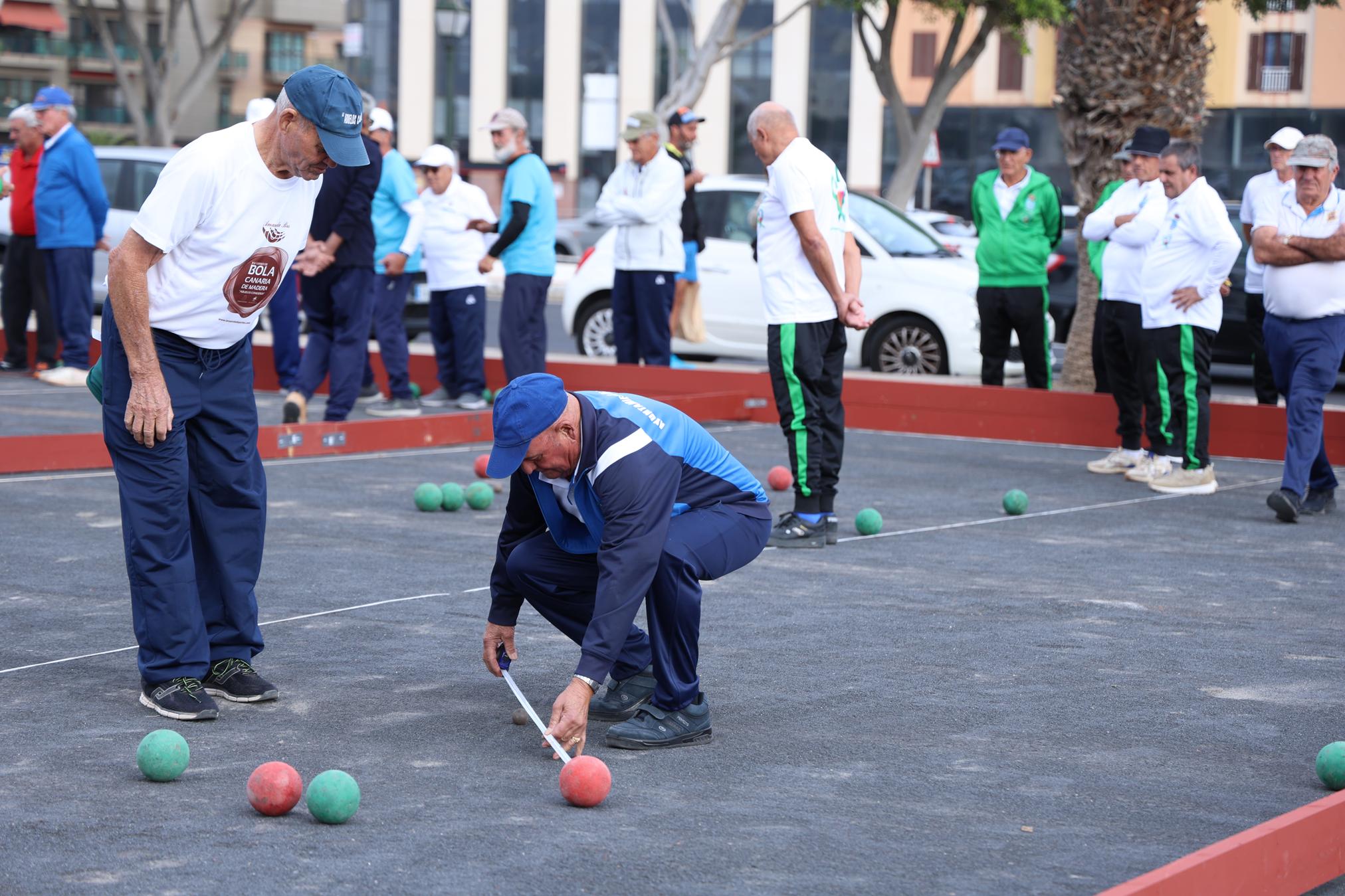 XXIV edición del Torneo de Bola Canaria de Madera “Abuelos Conejeros”. Foto: La Voz XXIV edición del Torneo de Bola Canaria de Madera “Abuelos Conejeros”. Foto: La Voz