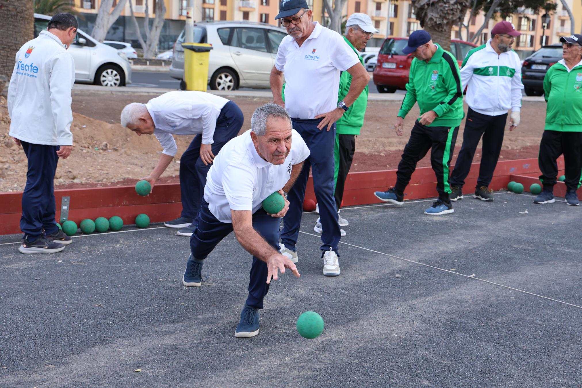 XXIV edición del Torneo de Bola Canaria de Madera “Abuelos Conejeros”. Foto: La Voz XXIV edición del Torneo de Bola Canaria de Madera “Abuelos Conejeros”. Foto: La Voz