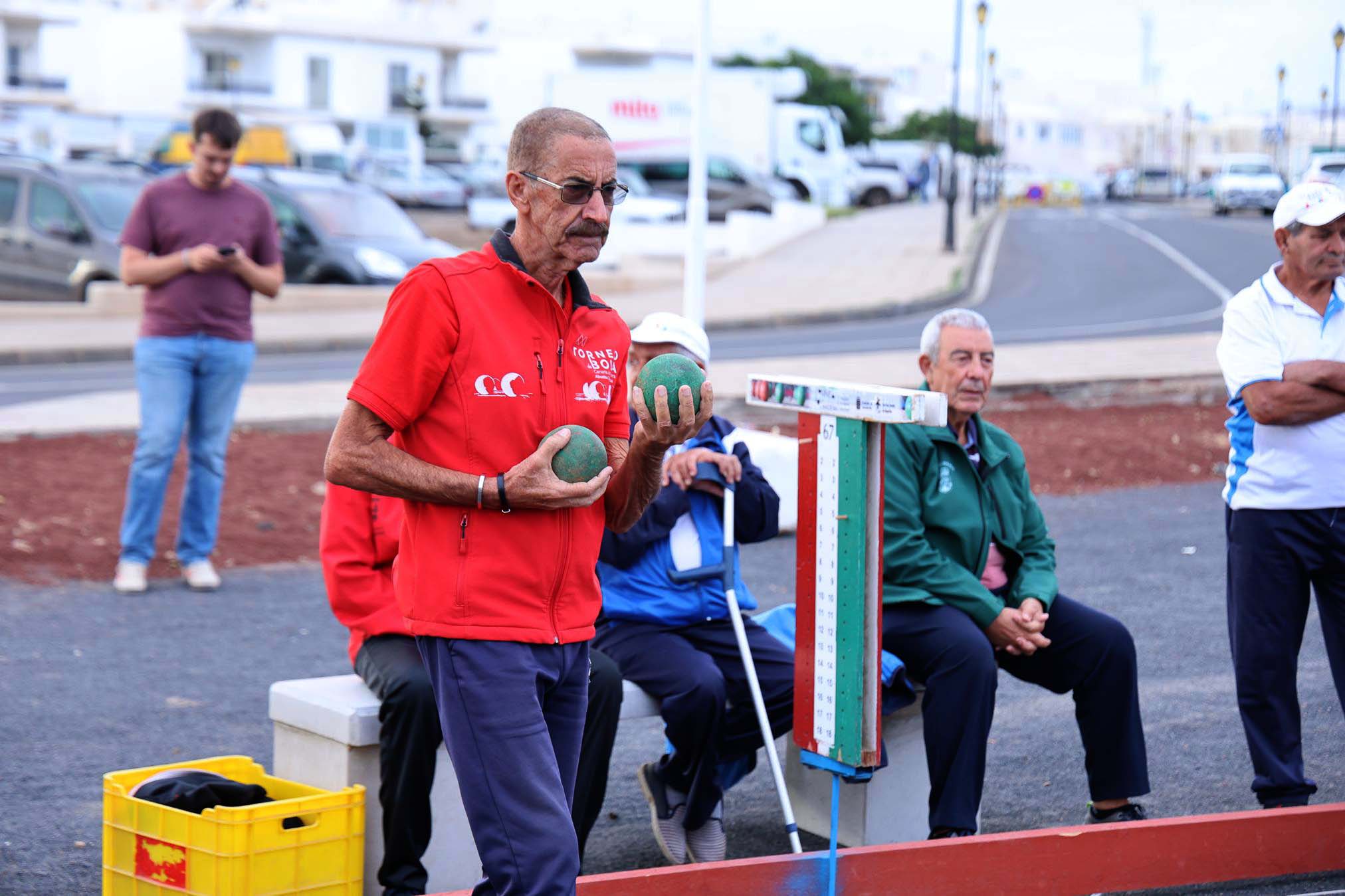 XXIV edición del Torneo de Bola Canaria de Madera “Abuelos Conejeros”. Foto: La Voz XXIV edición del Torneo de Bola Canaria de Madera “Abuelos Conejeros”. Foto: La Voz