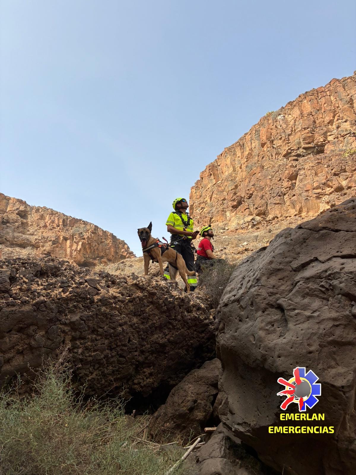 Emerlan, la UME y el GES llevan a cabo entrenamientos conjuntos en Fuerteventura Emerlan, la UME y el GES llevan a cabo entrenamientos conjuntos en Fuerteventura