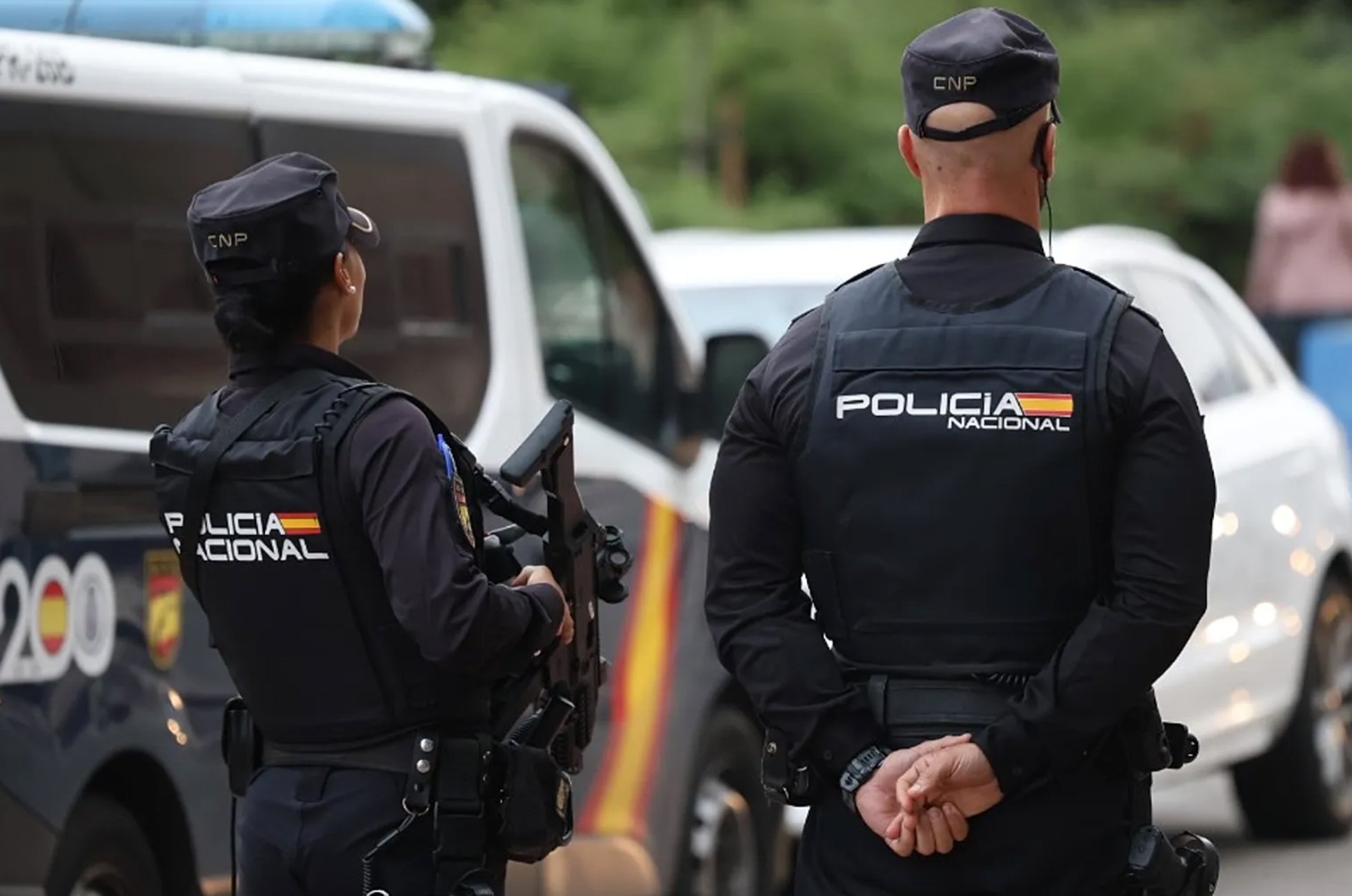 Dos agentes de la Policía Nacional. Foto: Policía Nacional.