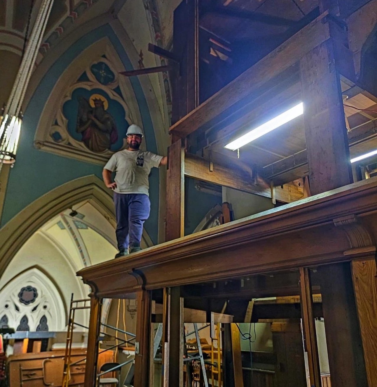 Alejandro Rodríguez durante una restauración en Estados Unidos.