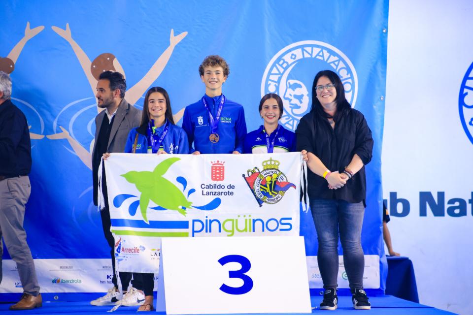 Club de natación artística Pingüinos de Arrecife Club de natación artística Pingüinos de Arrecife
