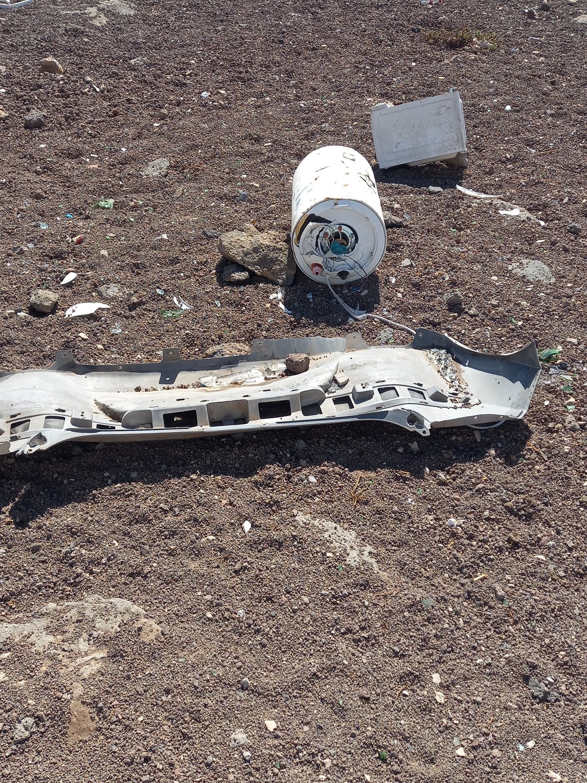 Basura y residuos en el solar