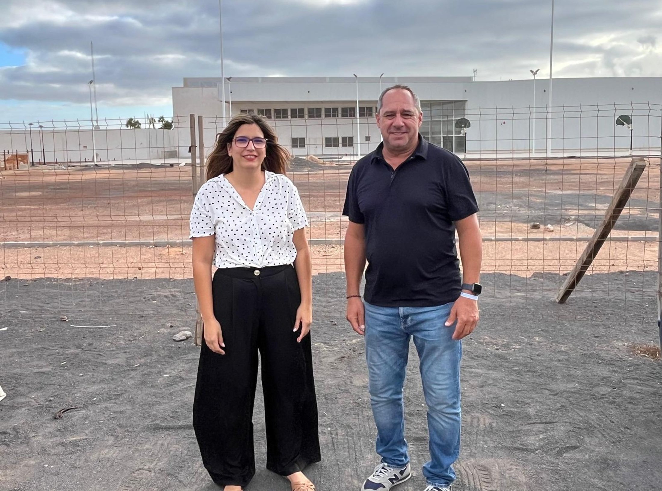 El portavoz municipal, Juan Monzón, con Lorena Martín, concejal del PP