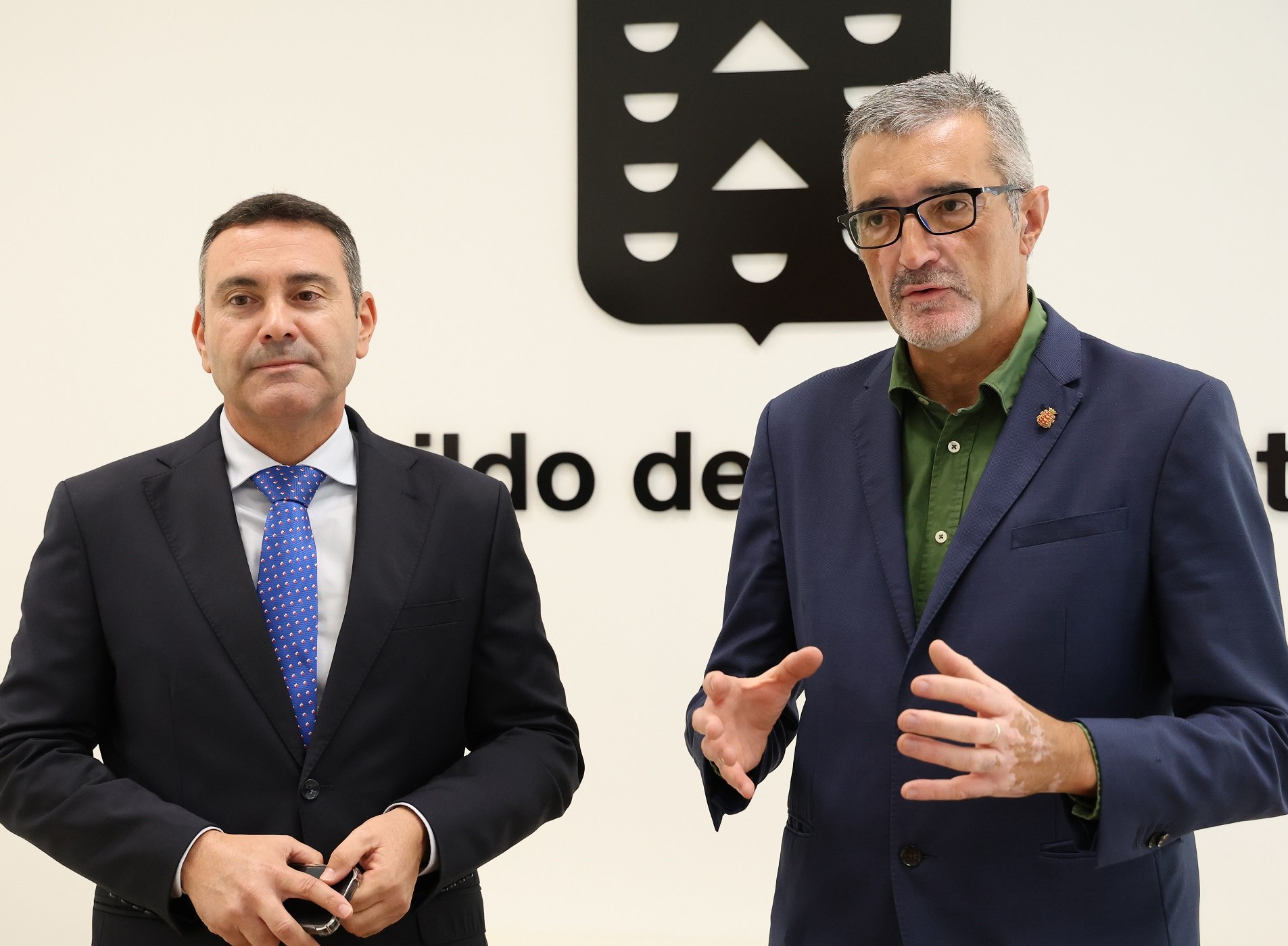 Oswaldo Betancort y Marciano Acuña. Foto: Cabildo de Lanzarote.