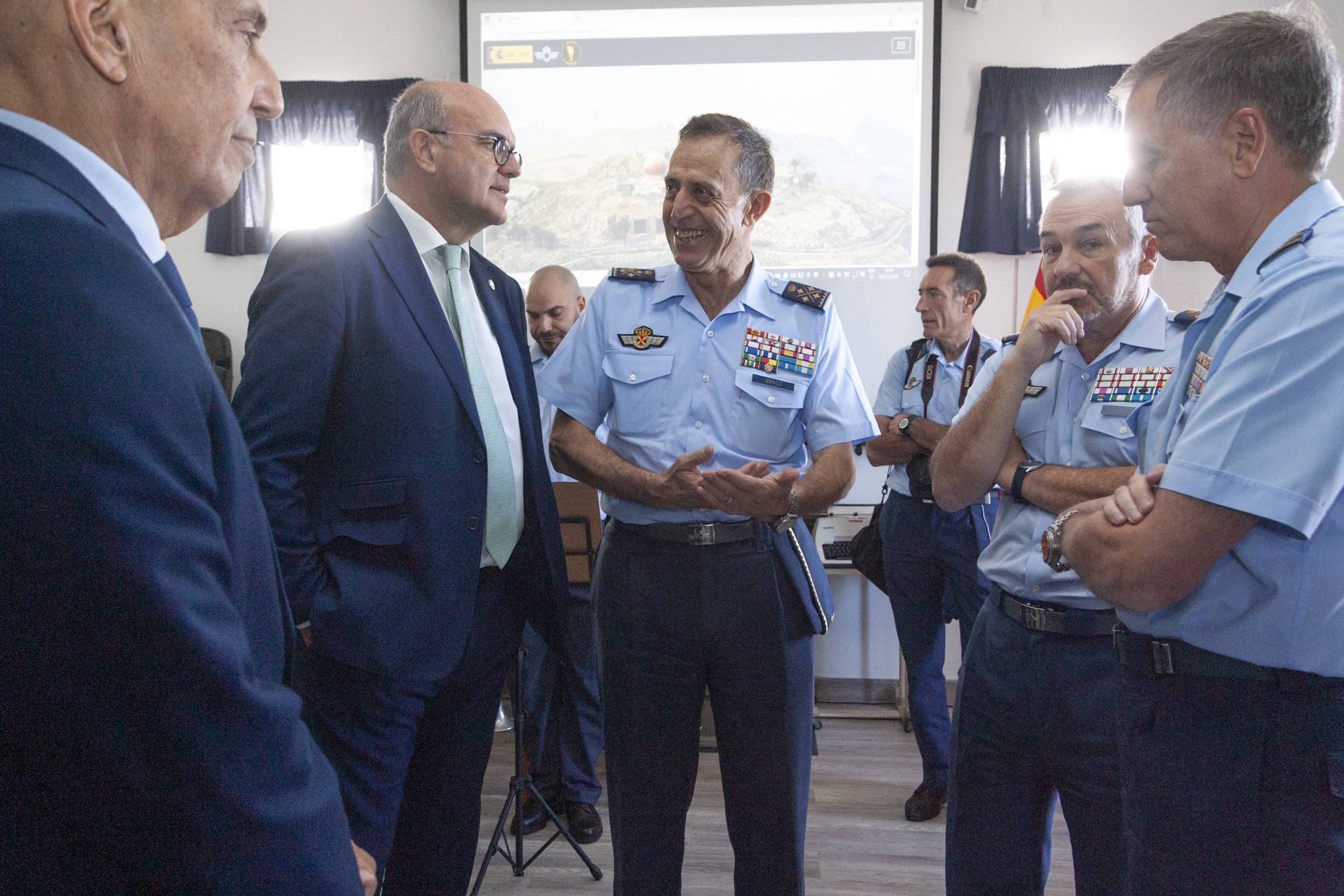 Inauguración del nuevo radar LRR en Peñas del Chache