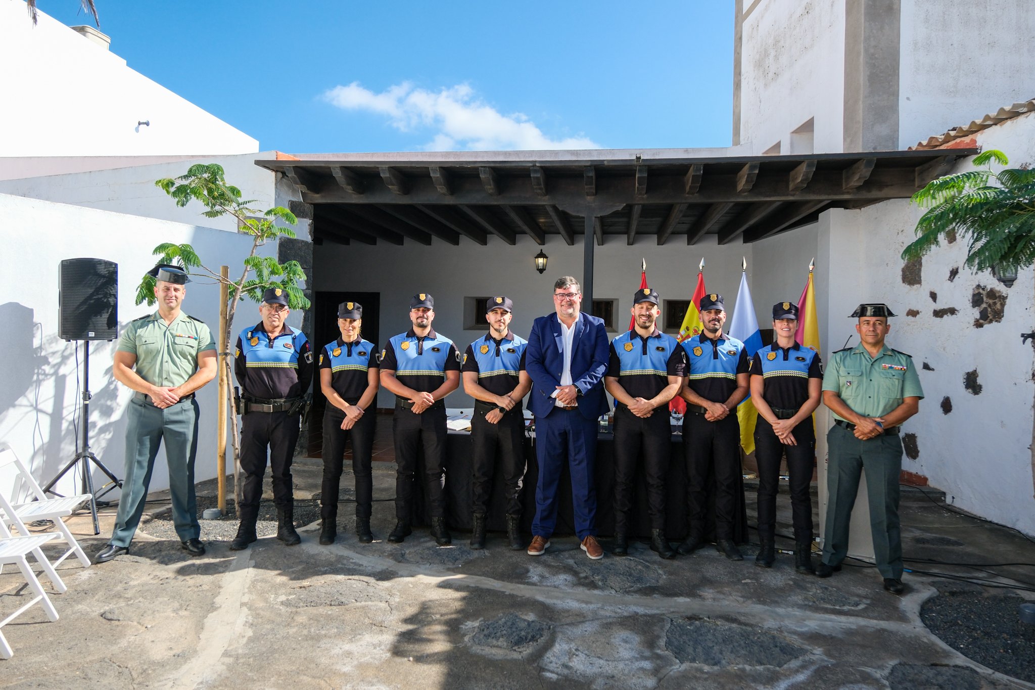 San Bartolomé presenta seis nuevos policías locales 