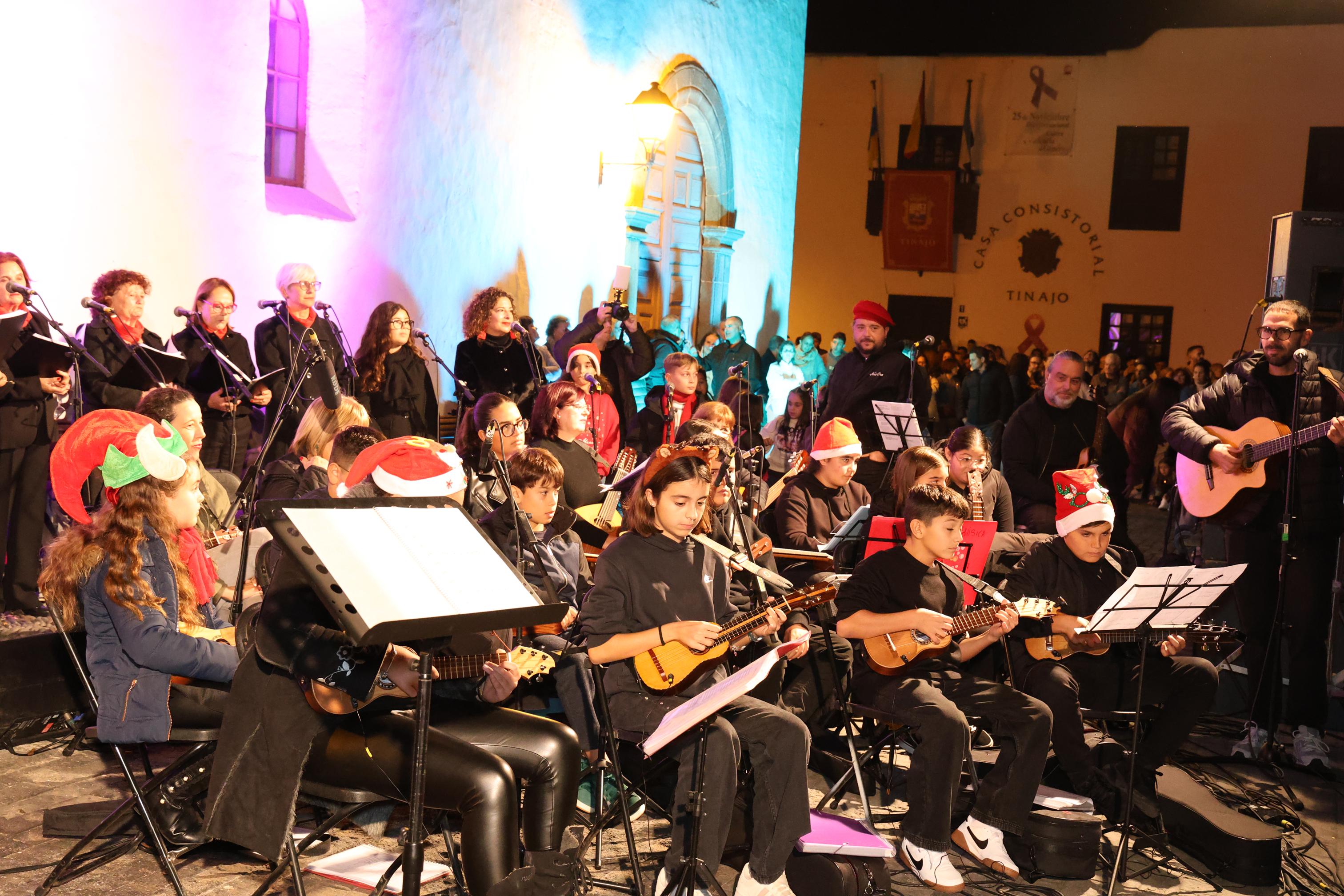 Belén y encendido de Tinajo. Fotos: La Voz. Belén y encendido de Tinajo. Fotos: La Voz.