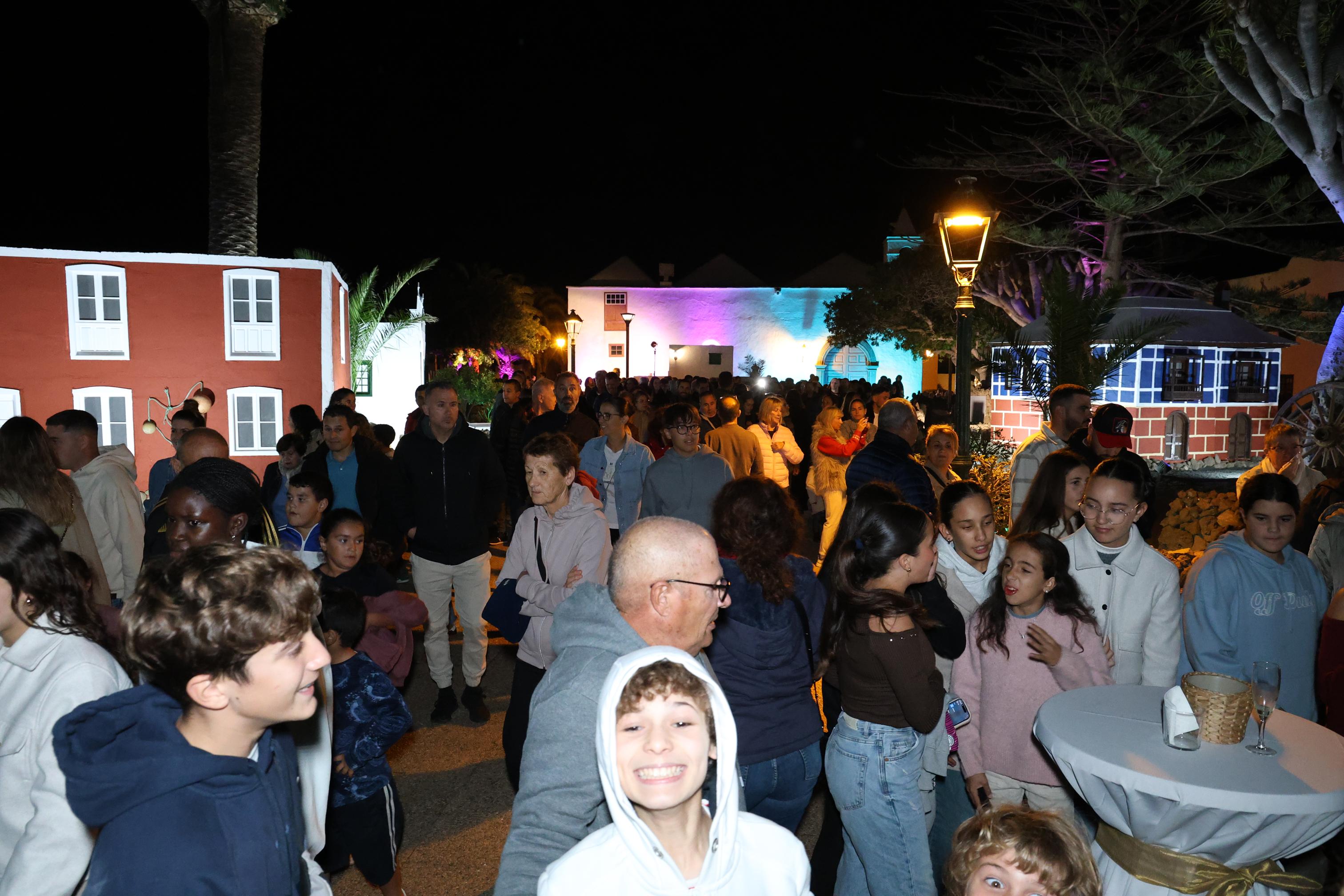 Belén y encendido de Tinajo. Fotos: La Voz. Belén y encendido de Tinajo. Fotos: La Voz.