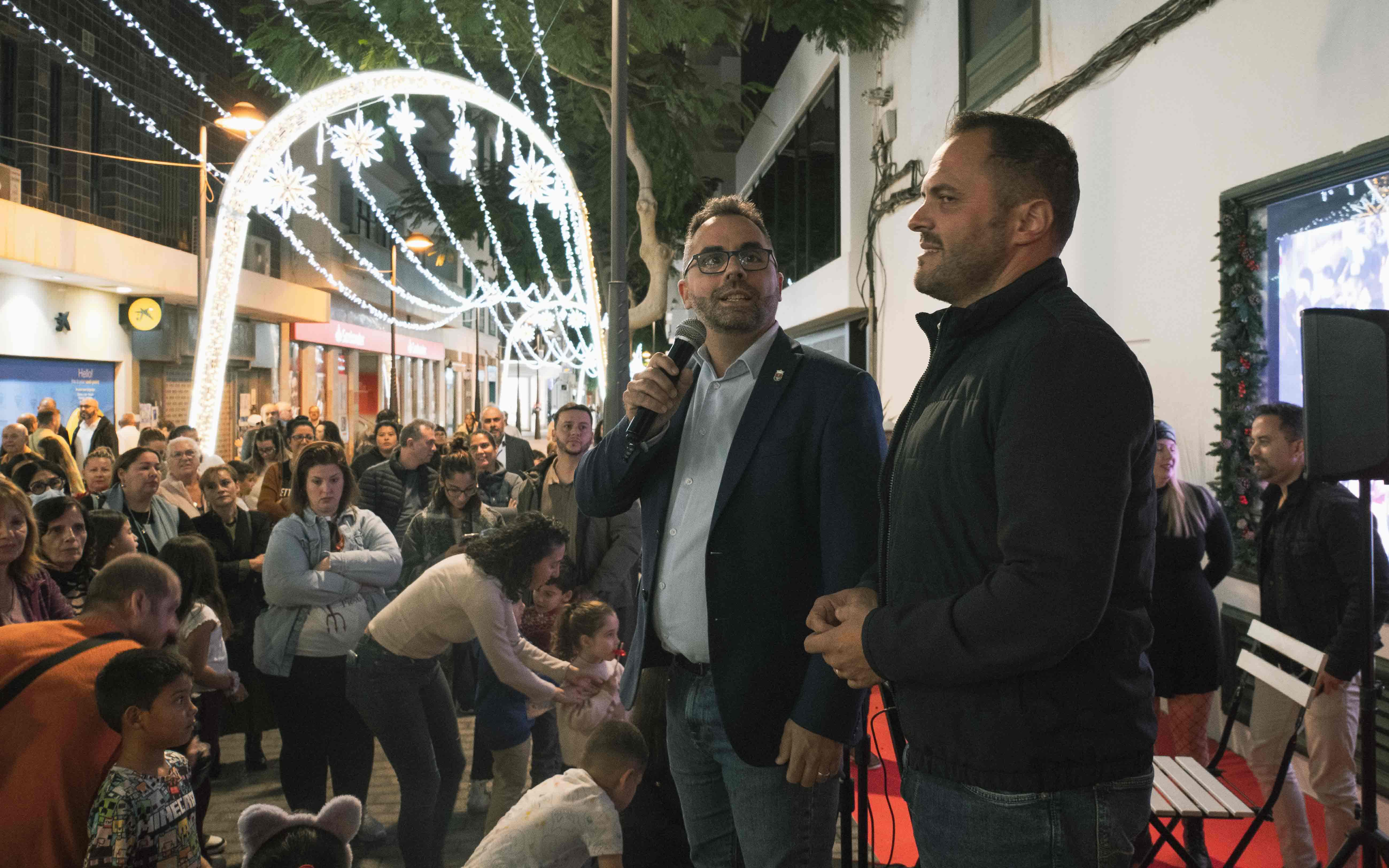 Inauguración del Belén de Arrecife en el Mercadillo. Fotos: Ayuntamiento de Arrecife.
