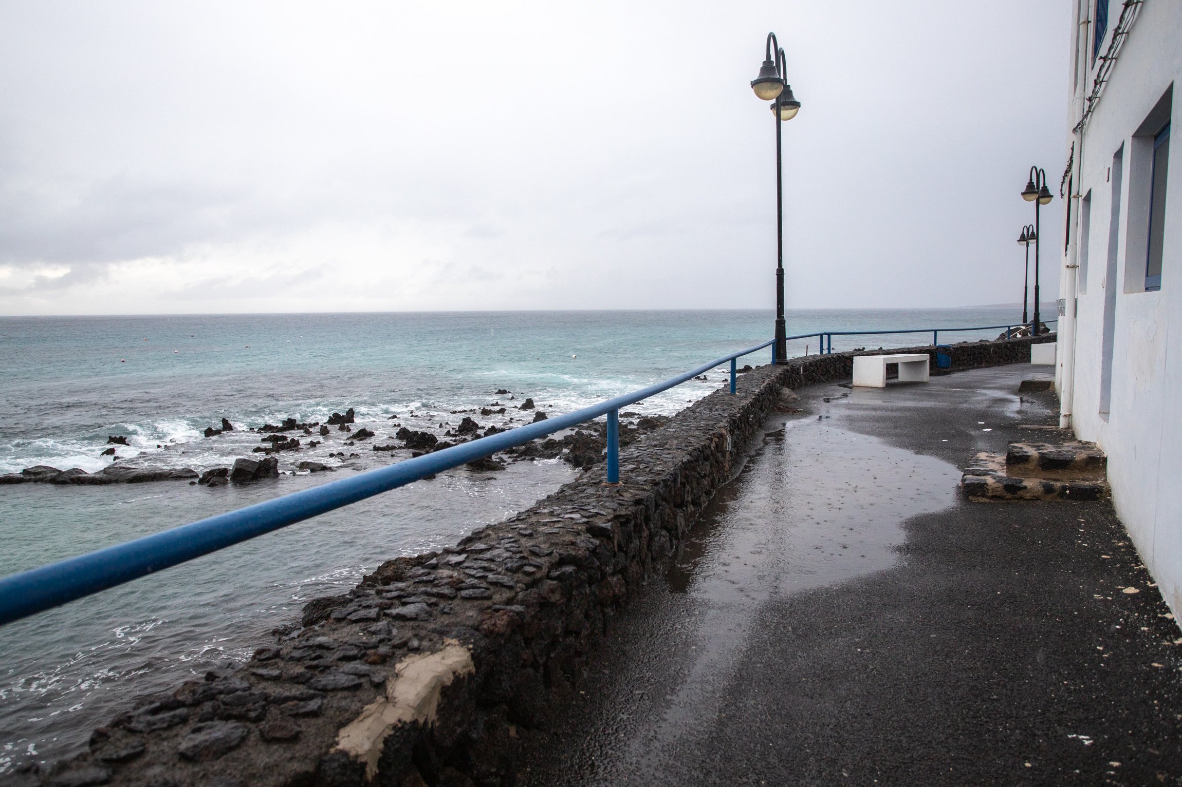 Lluvia y oleaje en Punta Mujeres. Foto: Andrea Domínguez. Lluvia y oleaje en Punta Mujeres. Foto: Andrea Domínguez.