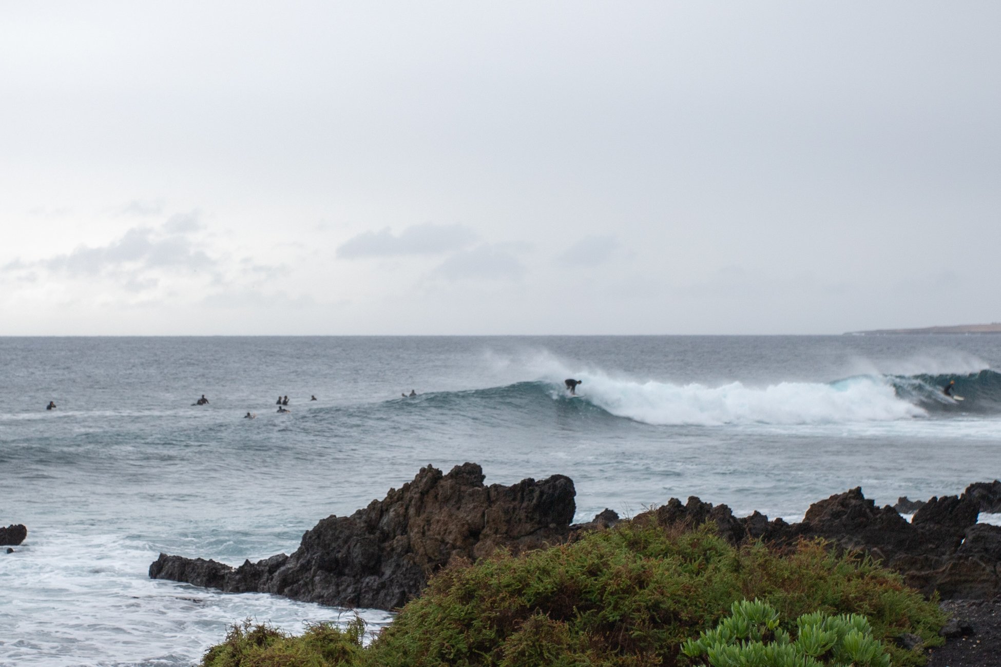 Lluvia y oleaje en Punta Mujeres. Foto: Andrea Domínguez.