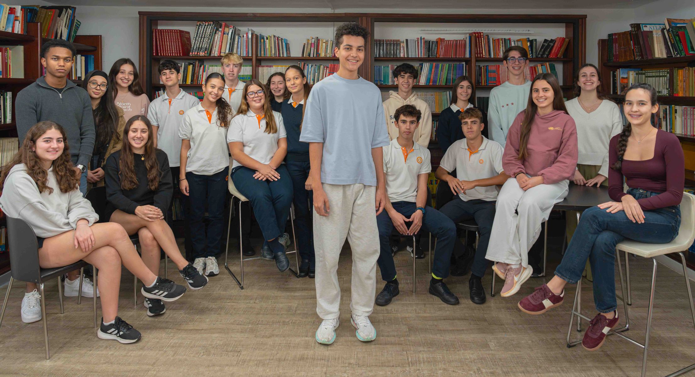 NOEL Y OTROS ALUMNOS DE MLD NOEL Y OTROS ALUMNOS DE MLD