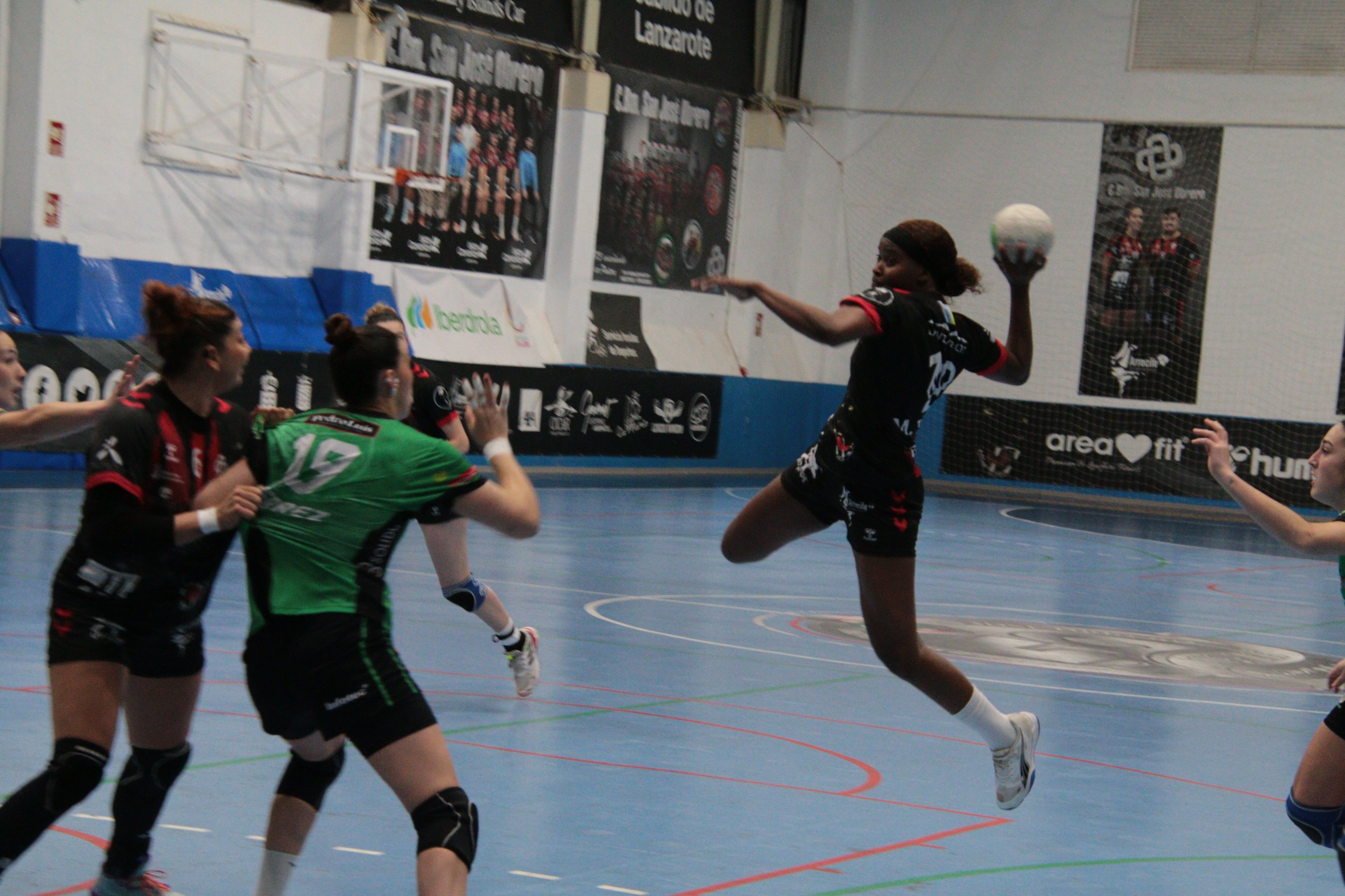 Balonmano. Cicar Lanzarote vs.Beti Onak. 