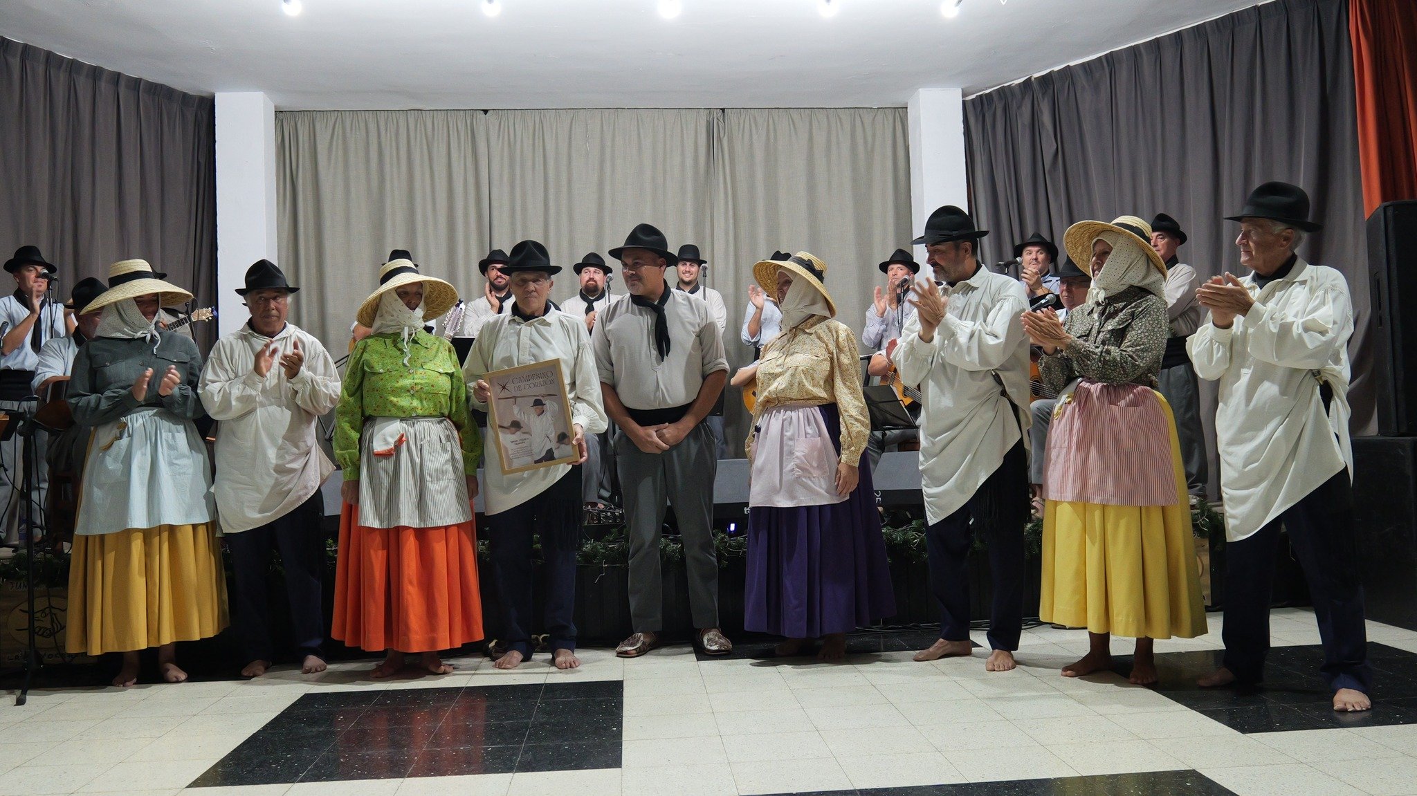 Los Campesinos en la Democracia en Navidad, 2025